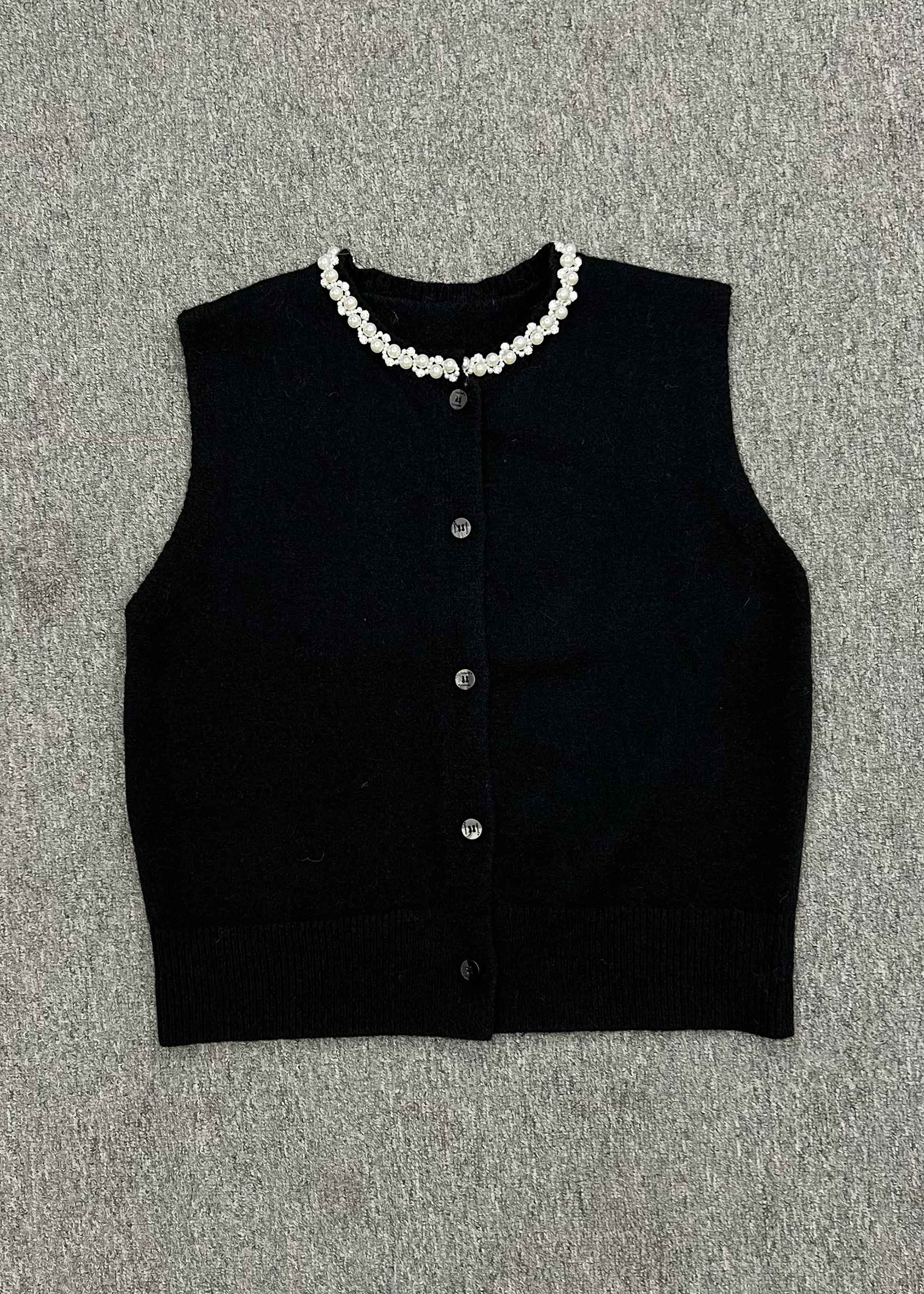 Janefur Womens Knitted Sleeveless Vest Neckline Pearl Decoration Fashion Vest