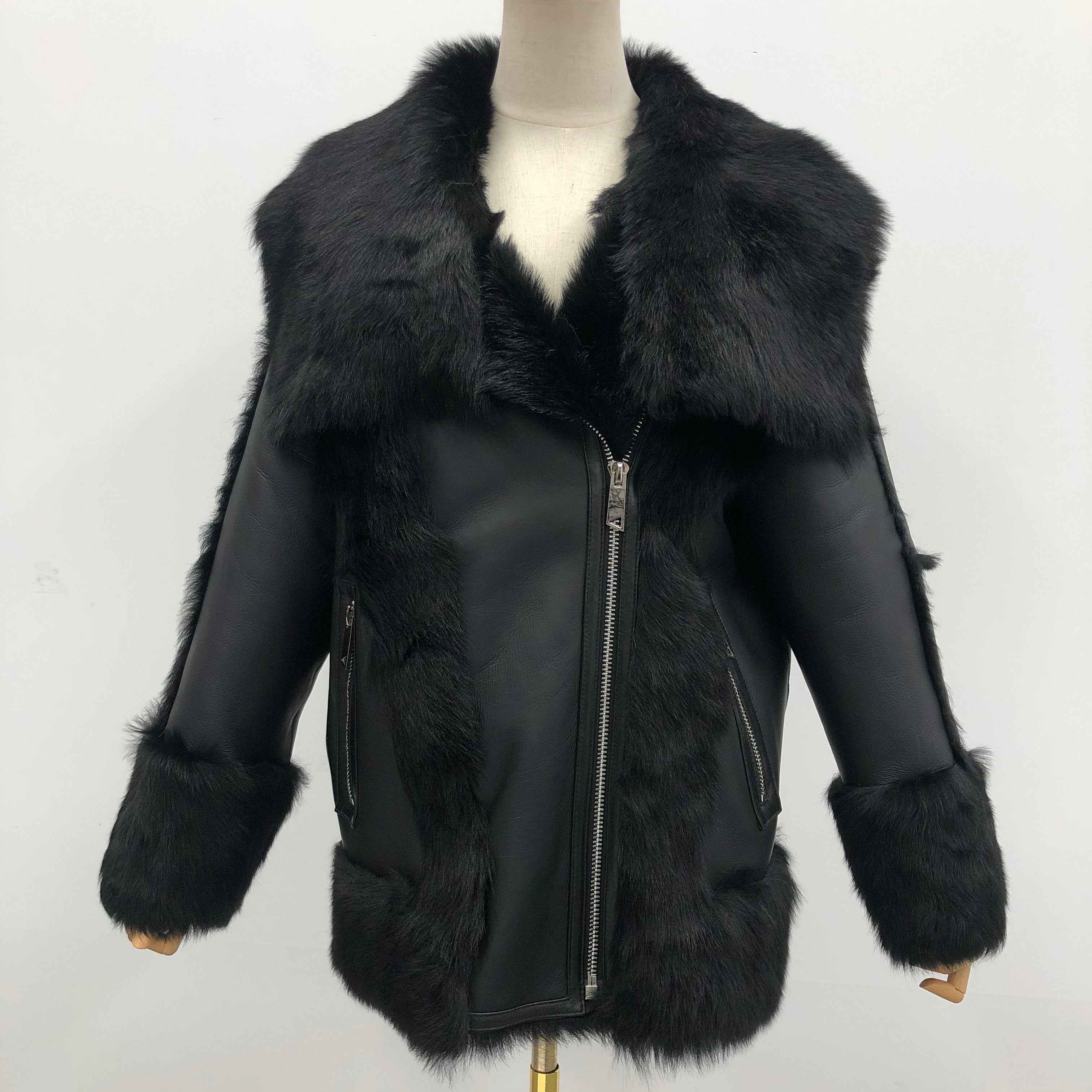 Women's Toscana Shearling Biker Jacket with Oversized Notched Lapel, Fur-Trimmed Cuffs & Color-Block Design - Luxe Winter Outerwear
