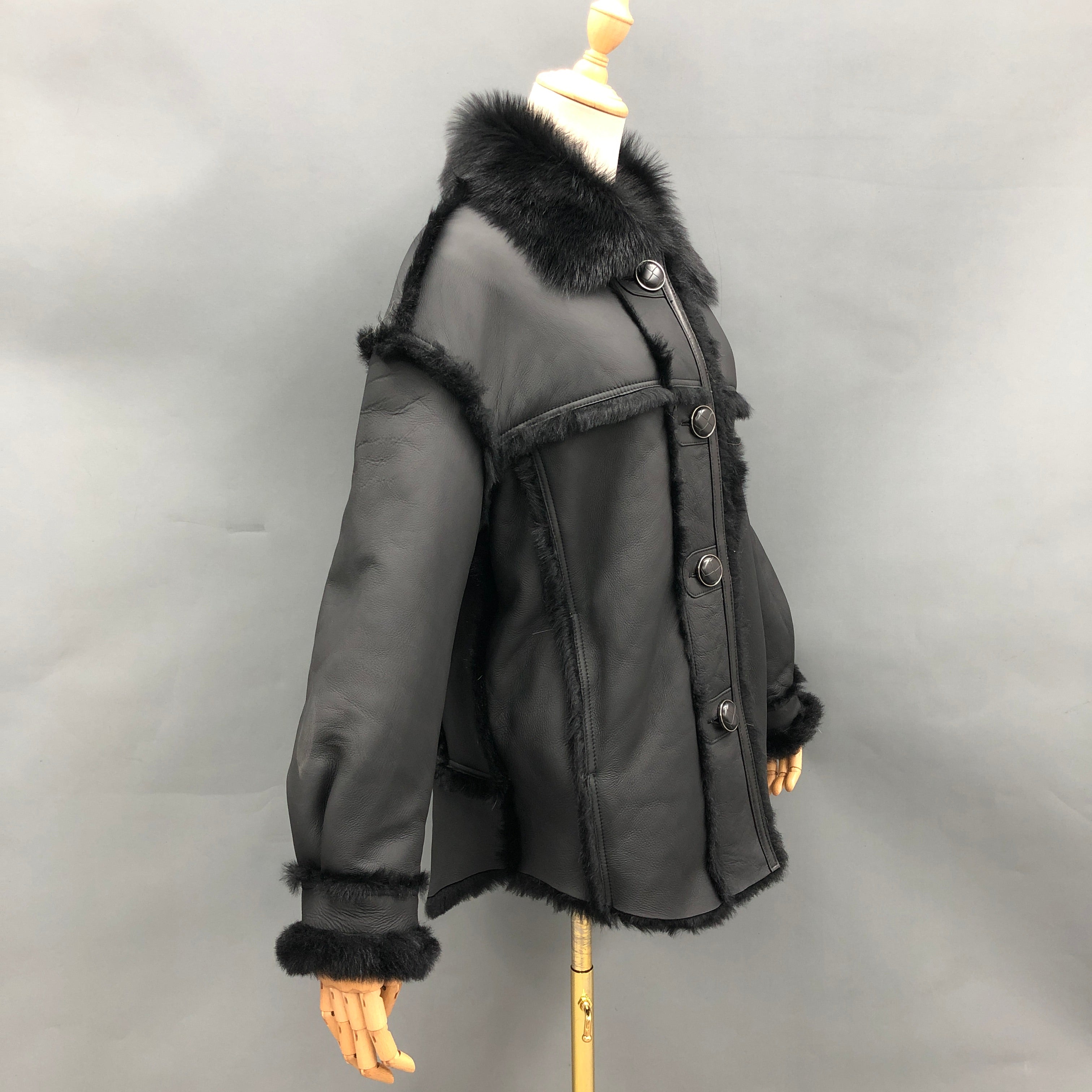 Women's Shearling Leather Jacket with Fox Fur Notched Collar, Drop Shoulder Sleeves & Contrast Fur Trim - Luxe Winter Outerwear
