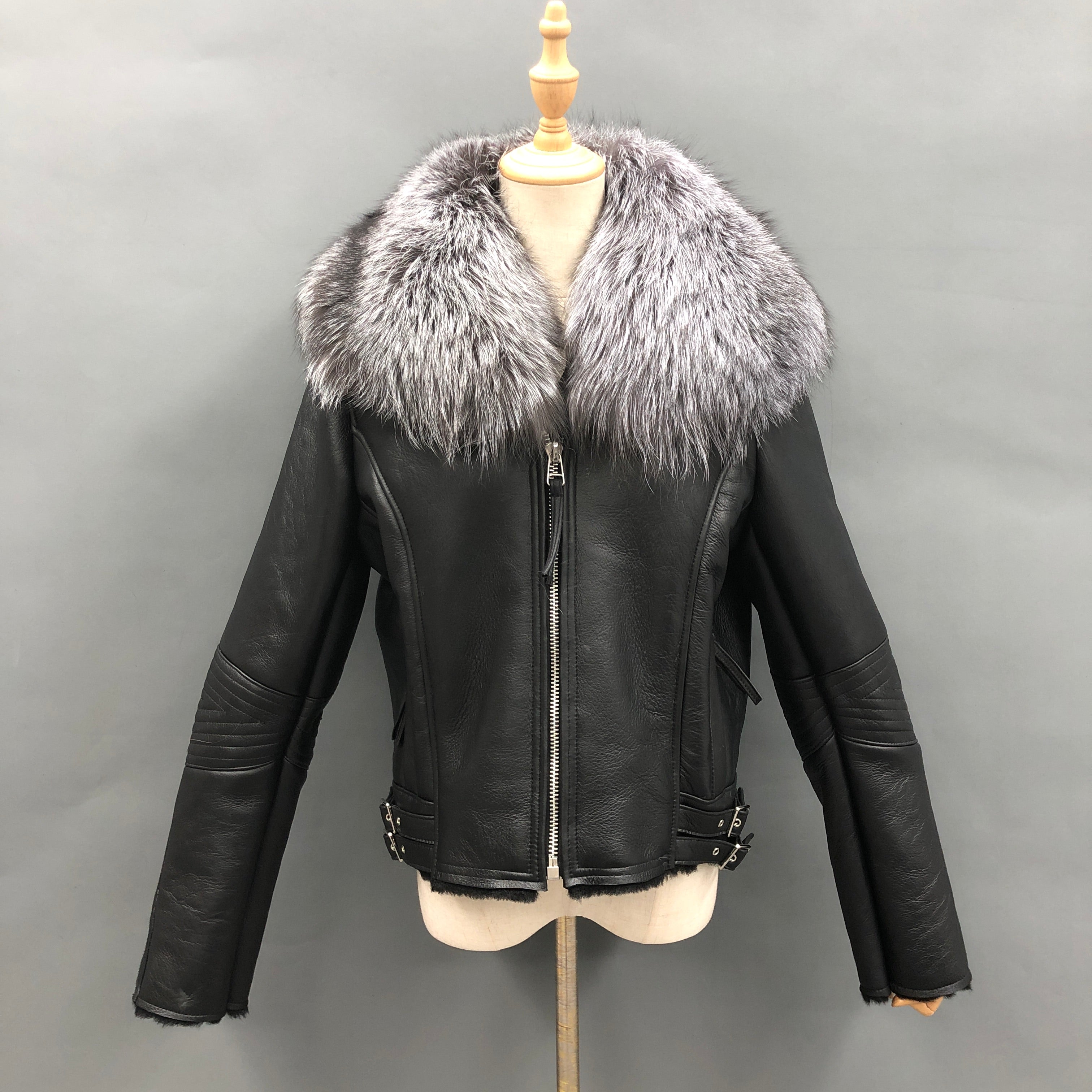 Women's Shearling Leather Jacket with Oversized Fox Fur Collar - Luxe Winter Outerwear Grey Black