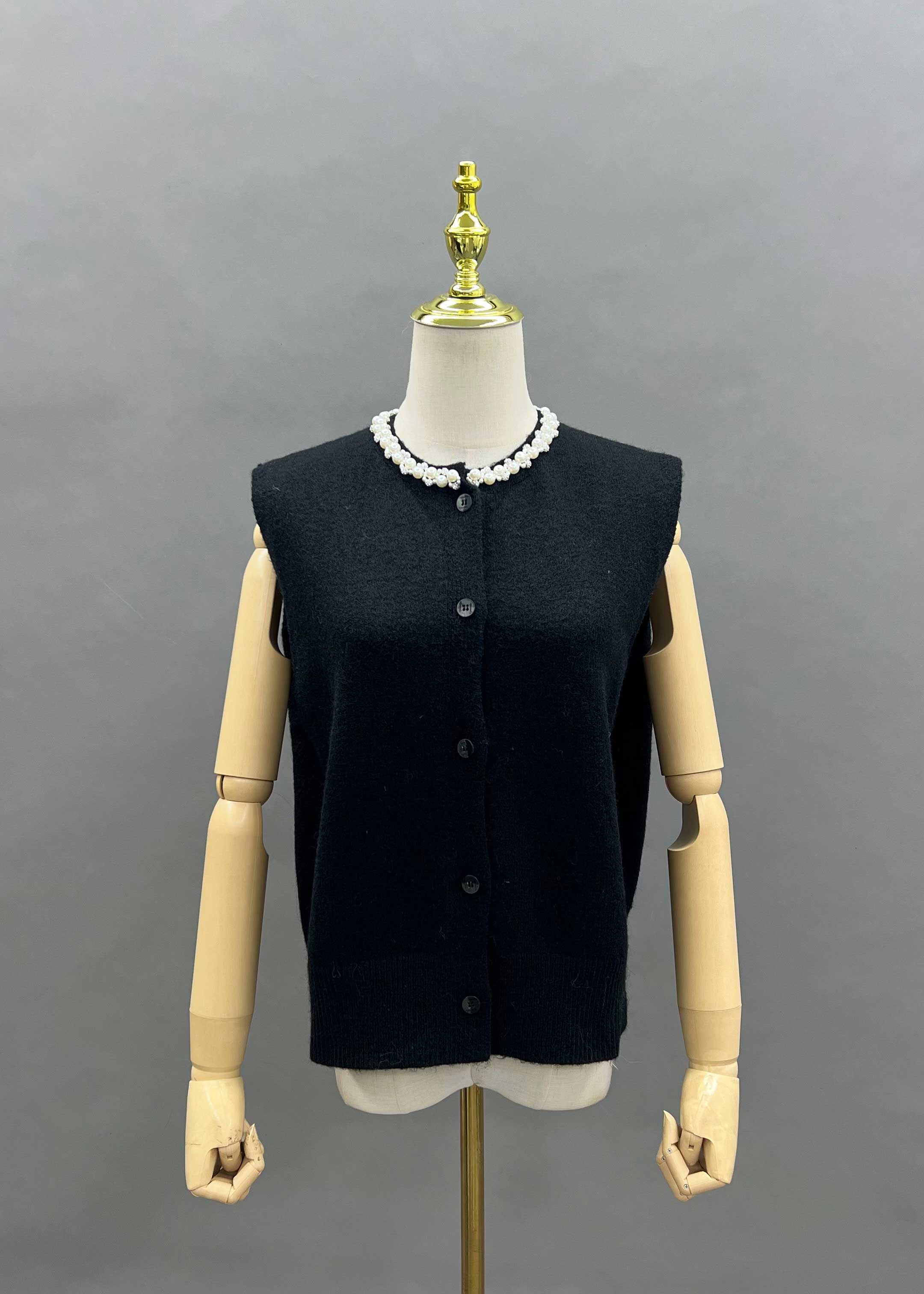 Janefur Womens Knitted Sleeveless Vest Neckline Pearl Decoration Fashion Vest