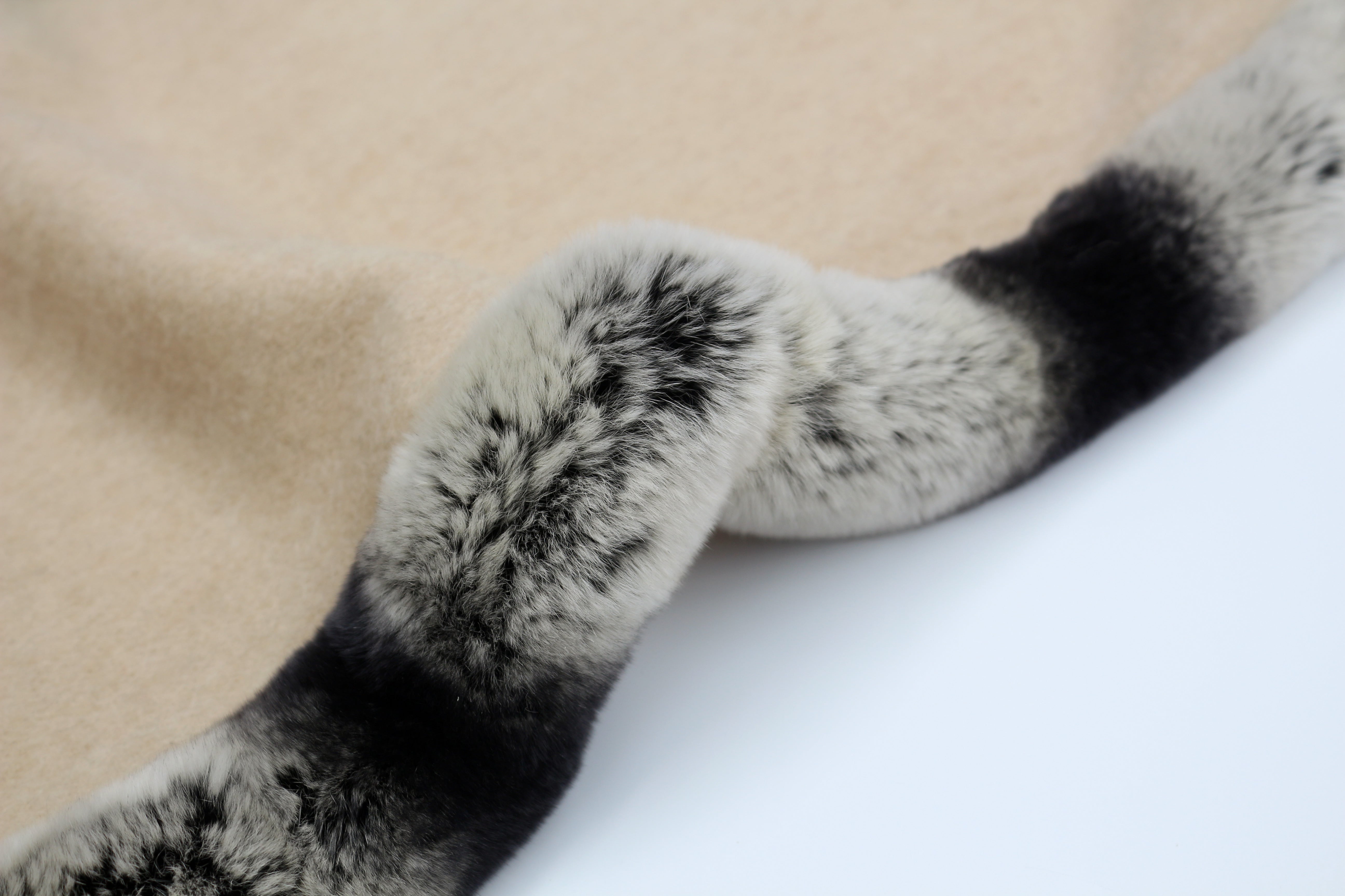 Women's  Knitted Shawl with Rabbit Fur Trim - Luxurious Winter Accessory