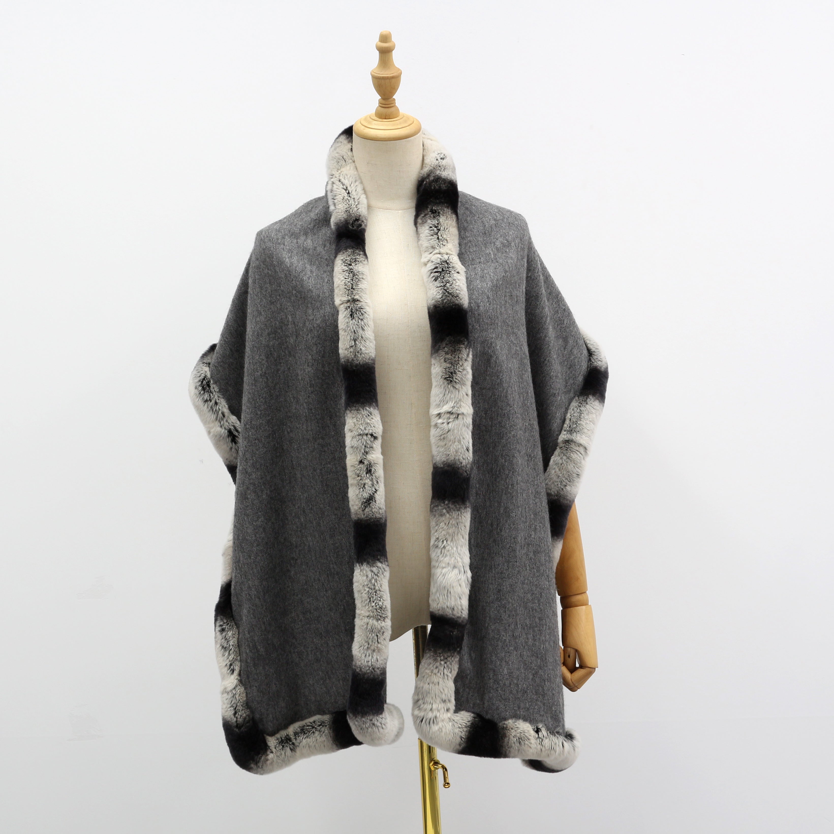 Women's  Knitted Shawl with Rabbit Fur Trim - Luxurious Winter Accessory