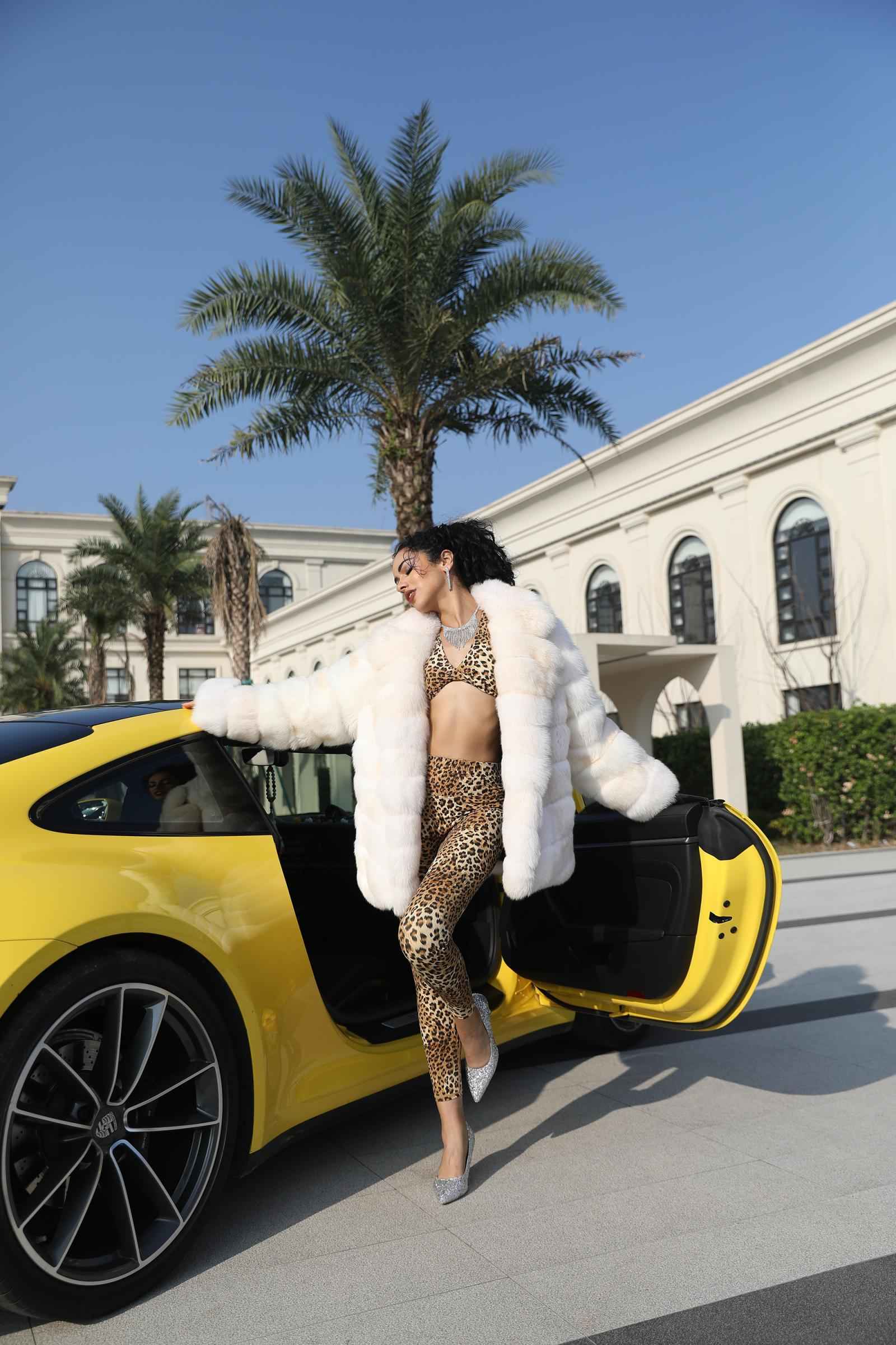 Luxurious Fox Fur Women's Classic Lapel Striped Mid-Length Coat - Elegant Winter Fashion