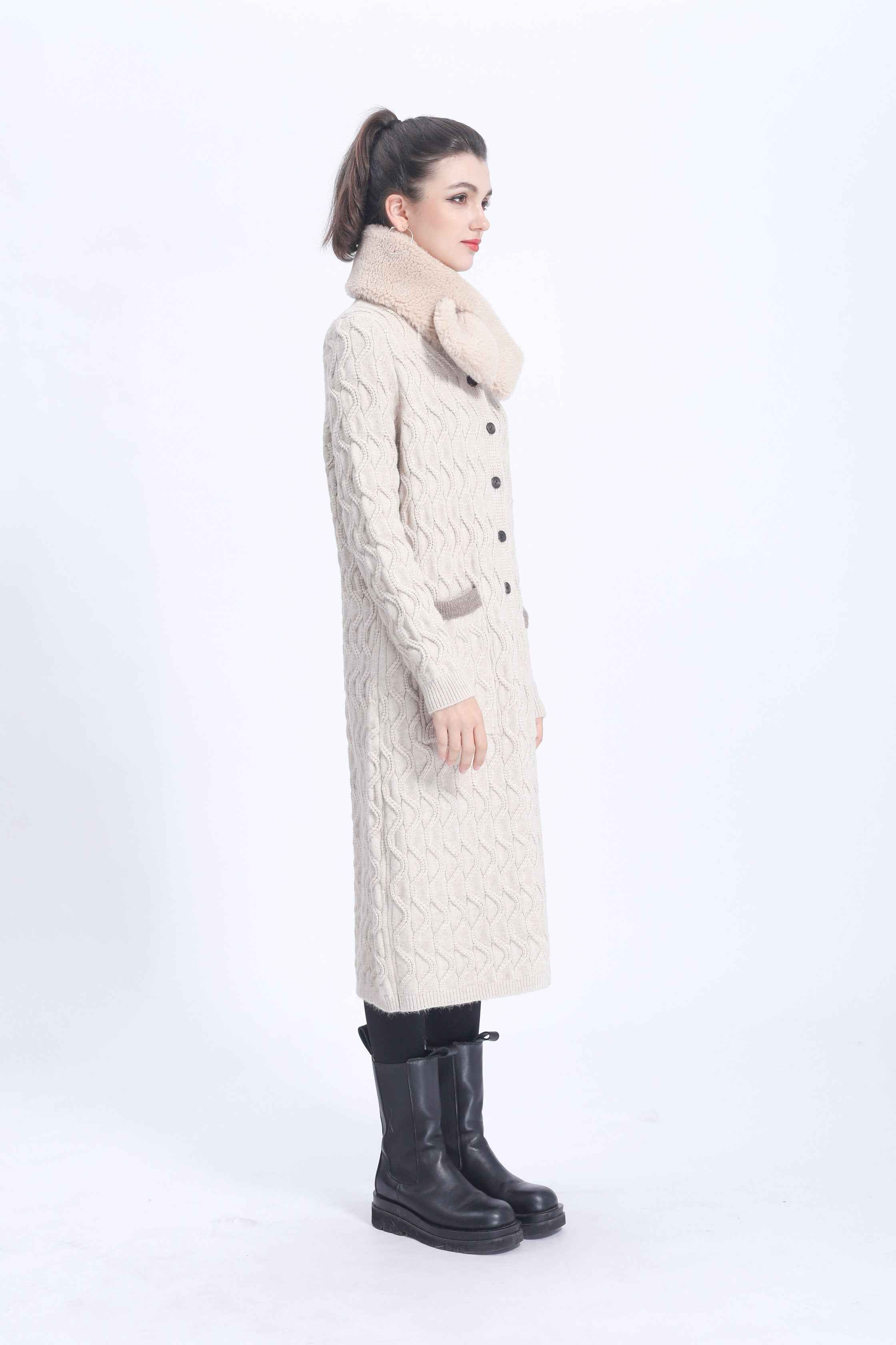 Women's Color-Block Stand Collar Straight-Fit Knitted Coat with Shearling Scarf - Cozy Winter Ensemble