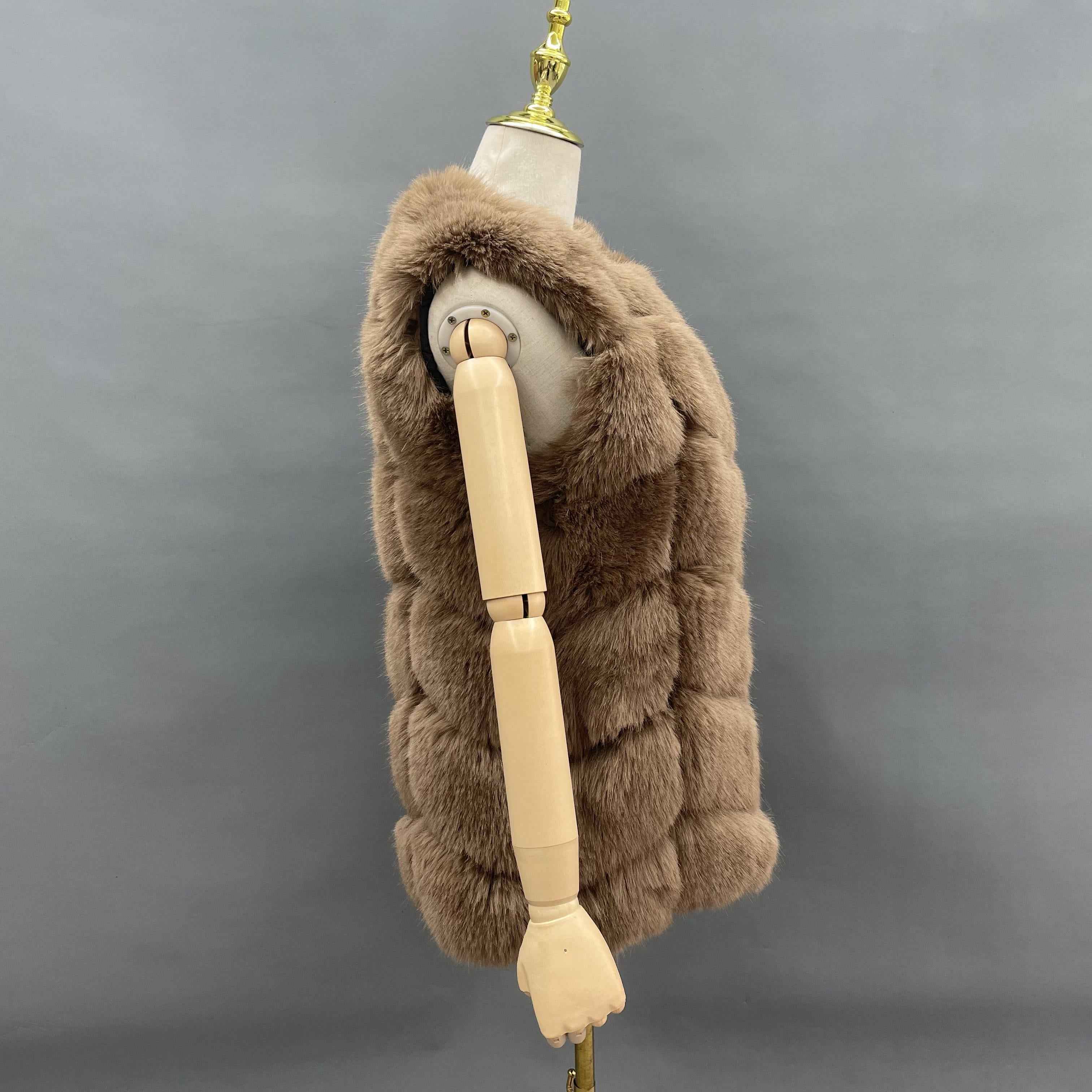 Women's 6-Panel Puffer Style Faux Fur Vest - Luxury Trendy Winter Essential Outerwear