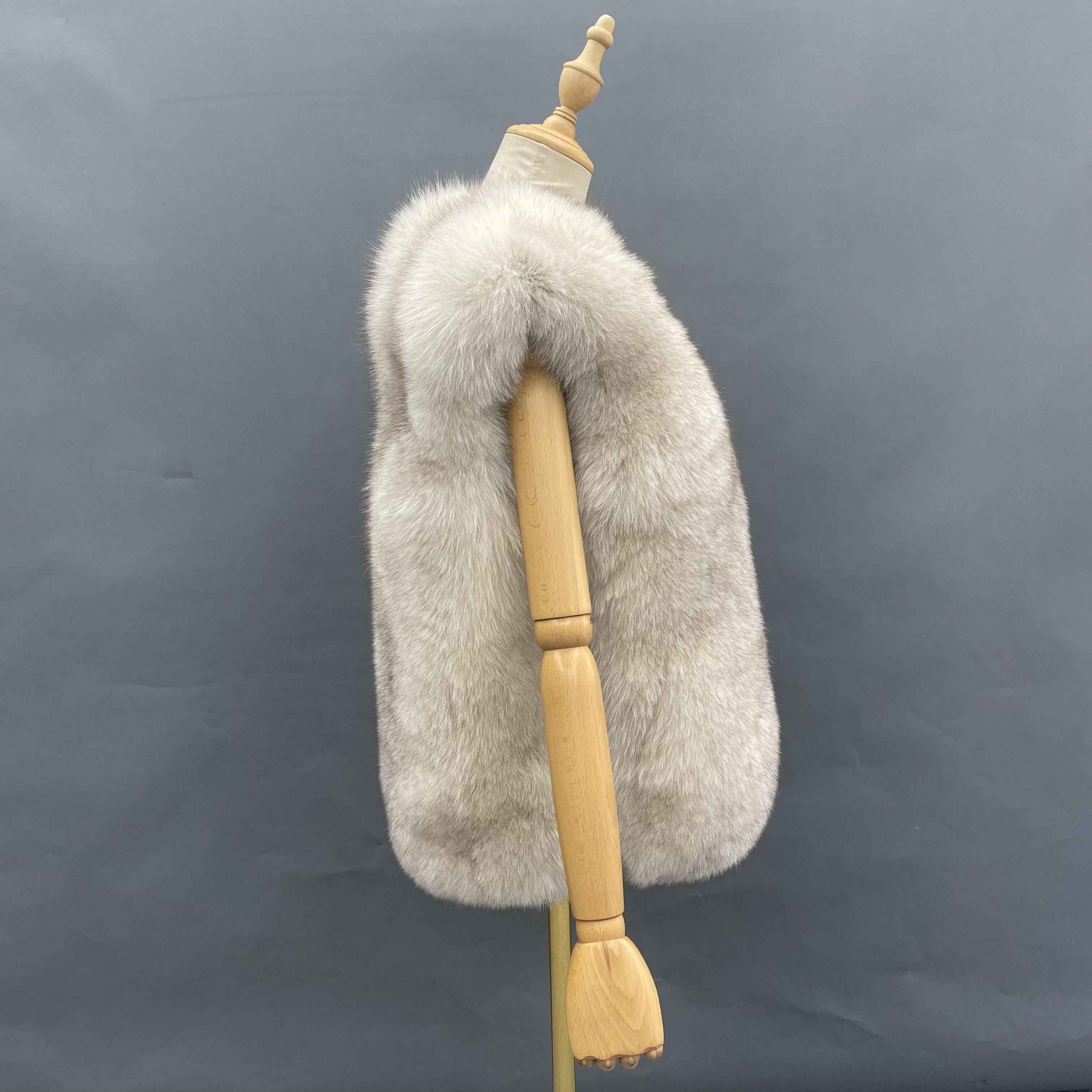 Women's New Whole Skin Fox Fur Vest - Luxurious Fashion Essential Outerwear