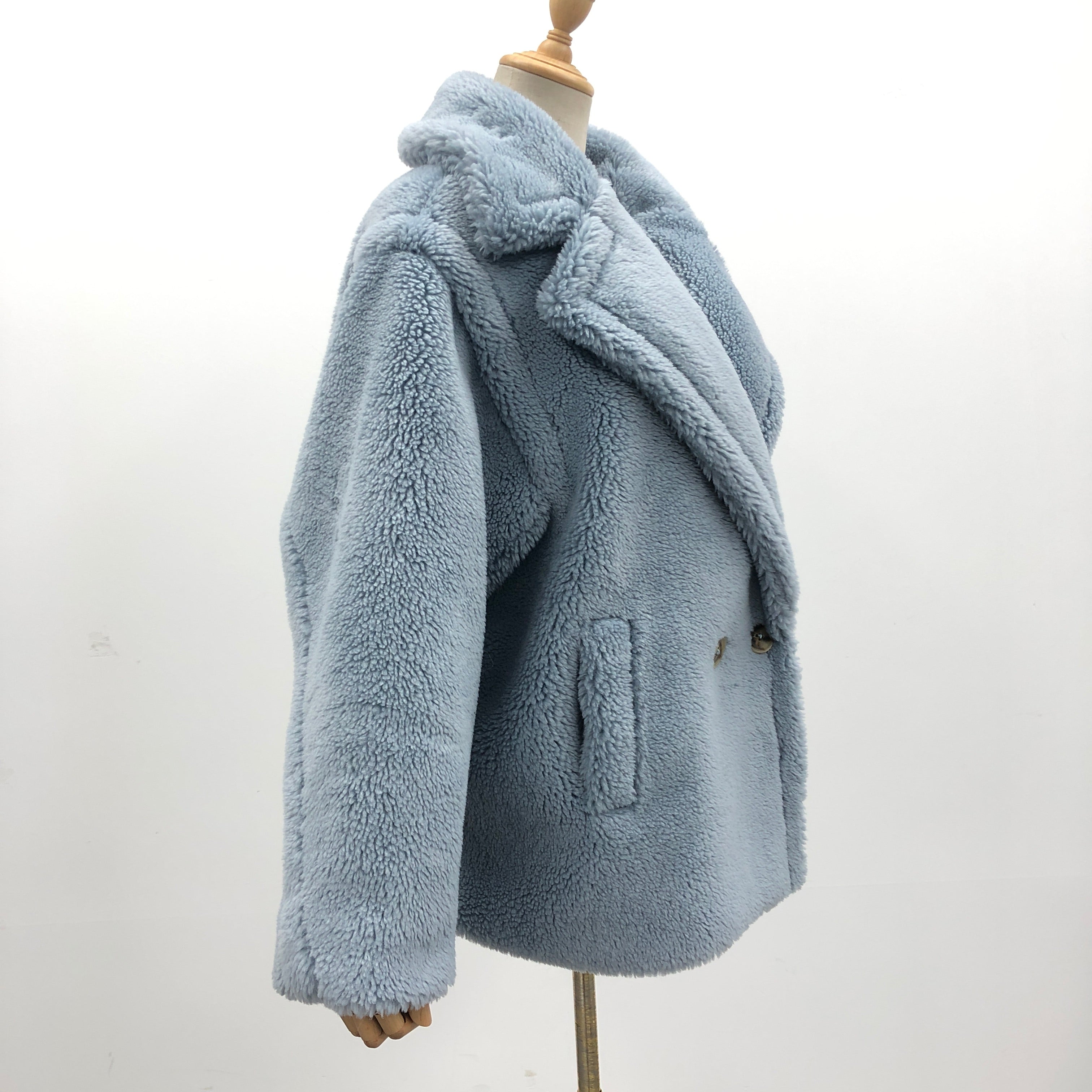 Women's Teddy Fleece Double-Breasted Short Jacket with Wide Notched Lapel - Chic Winter Essential