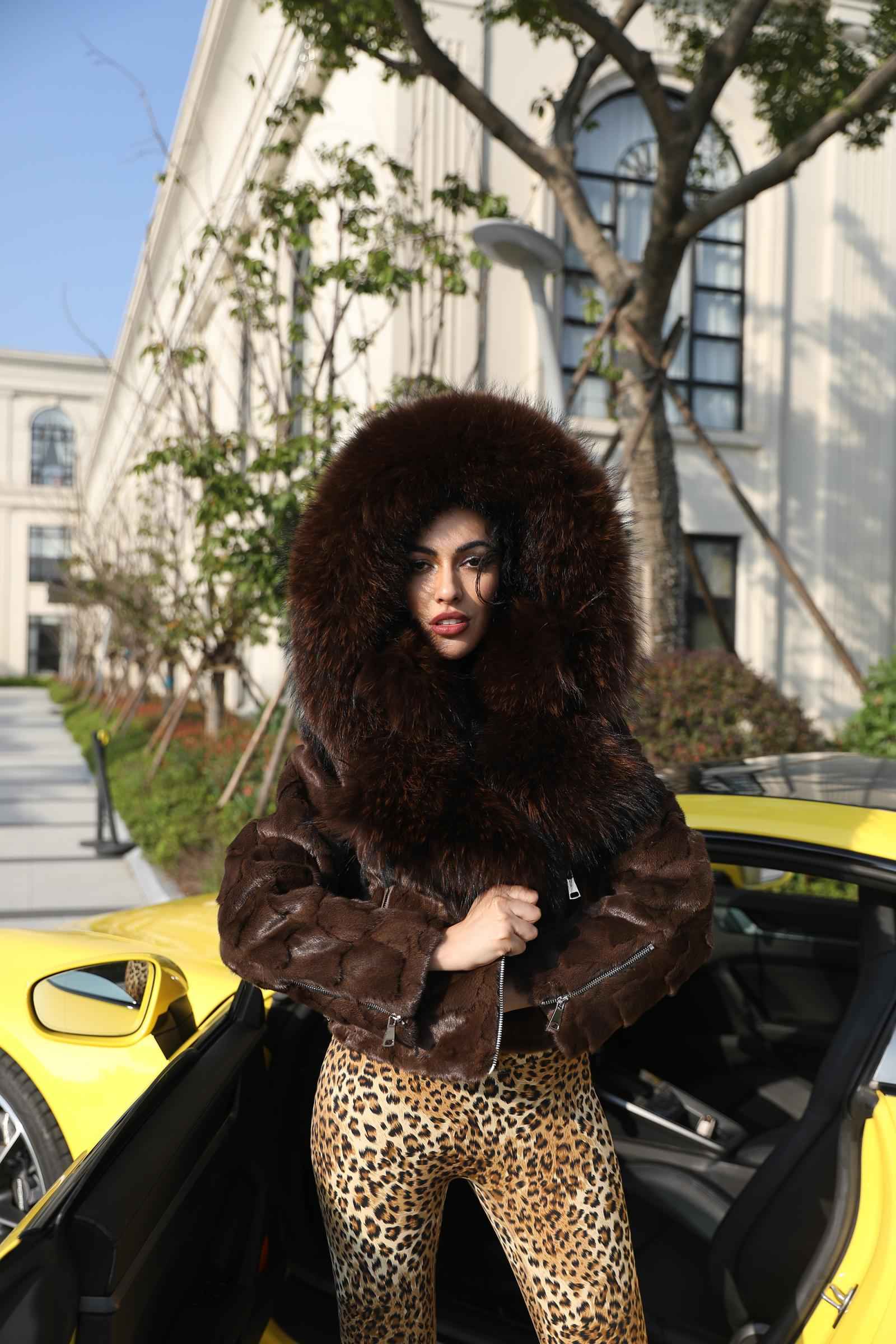 Raccoon Fur Collar Mink Fur-Blended Women's Short Casual Jacket with Detachable Hood