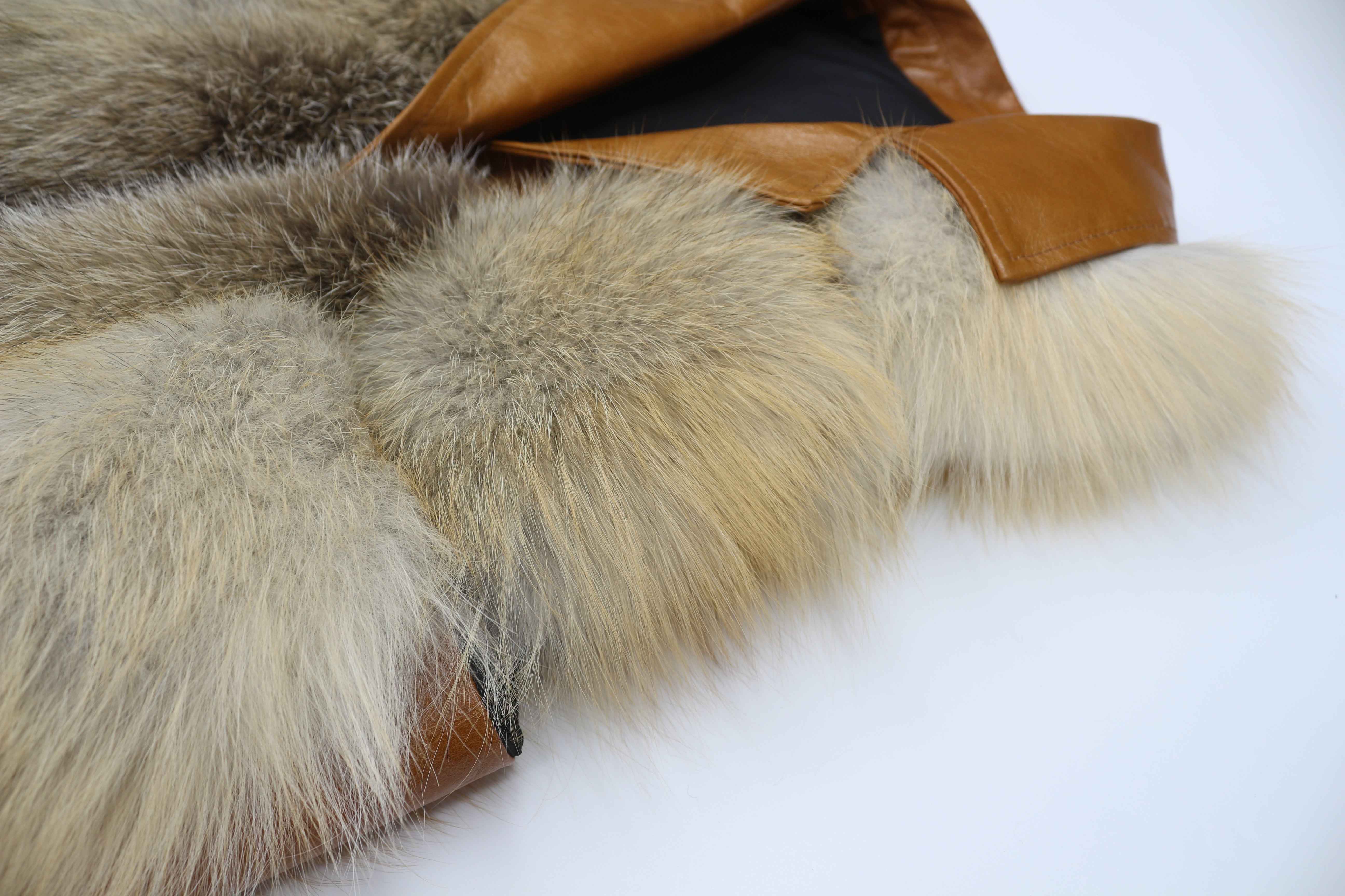 Women's Luxury Fox Fur Vest - Notched Lapel Elegant Outerwear