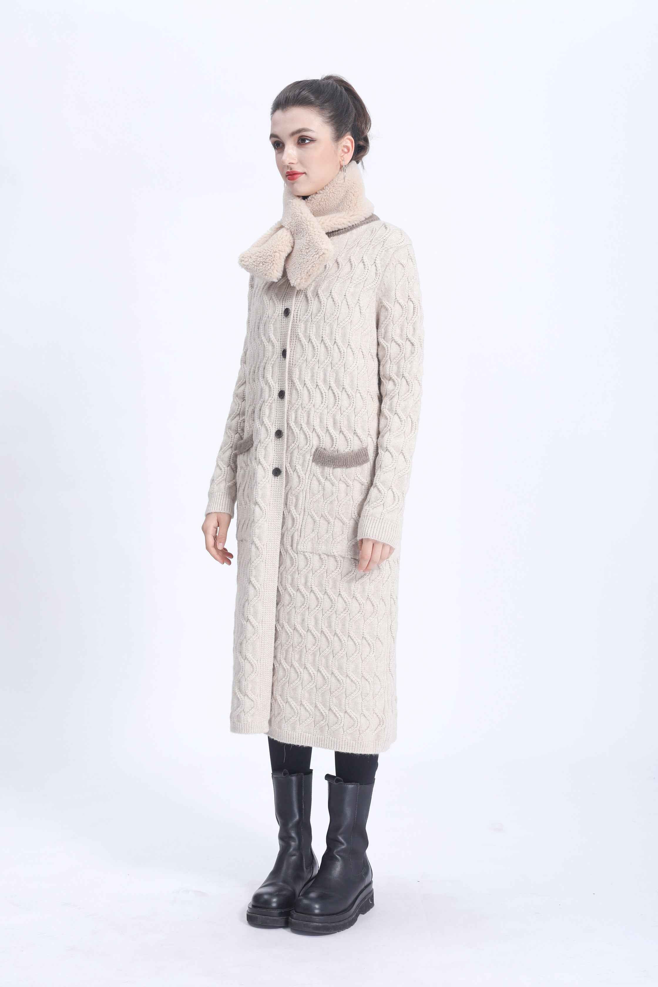 Women's Color-Block Stand Collar Straight-Fit Knitted Coat with Shearling Scarf - Cozy Winter Ensemble