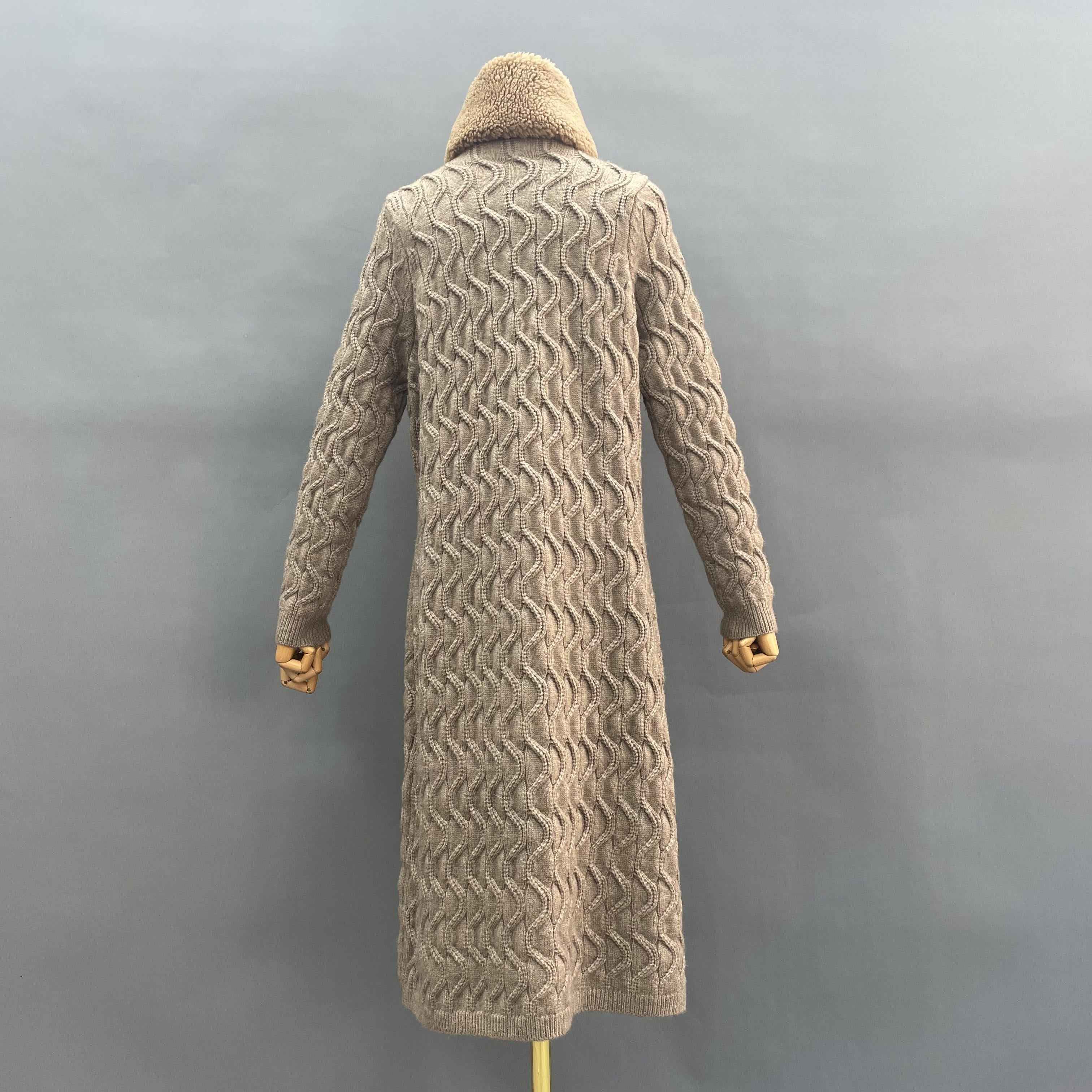 Women's Color-Block Stand Collar Straight-Fit Knitted Coat with Shearling Scarf - Cozy Winter Ensemble