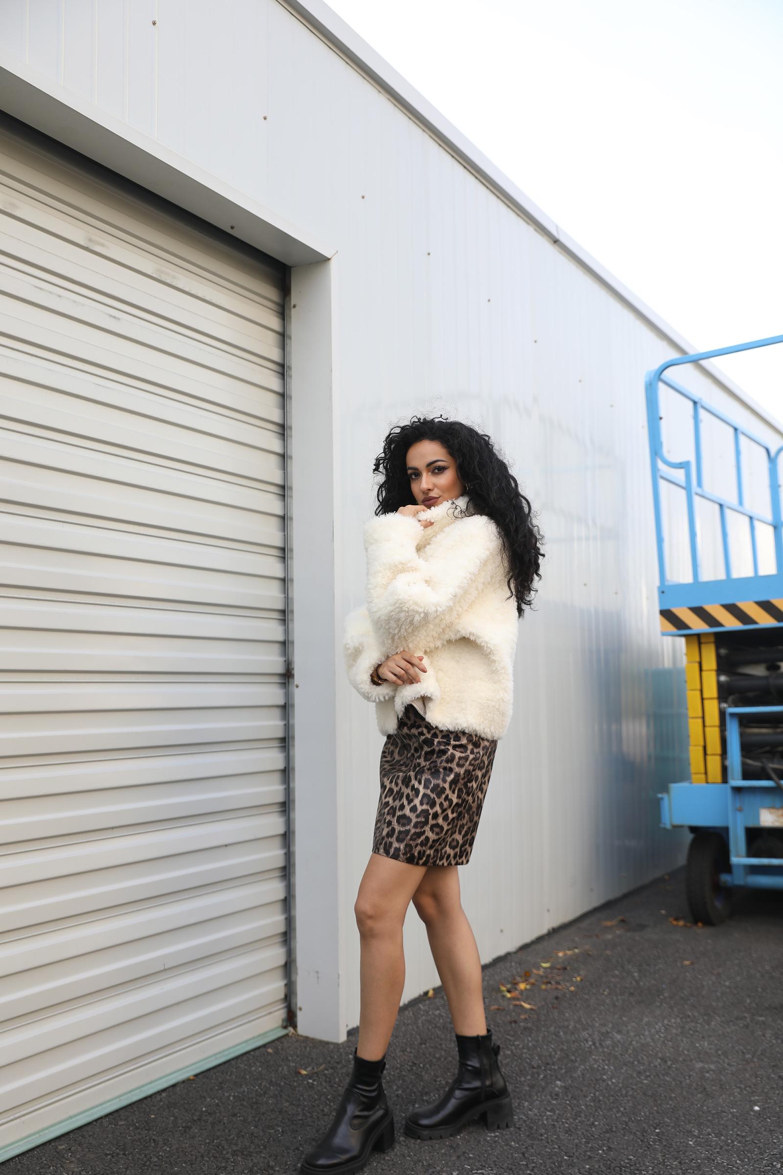 Faux Shearling Coat New Style Windproof and Warm Stand Collar Eco Friendly Shearling Outerwear Jacket