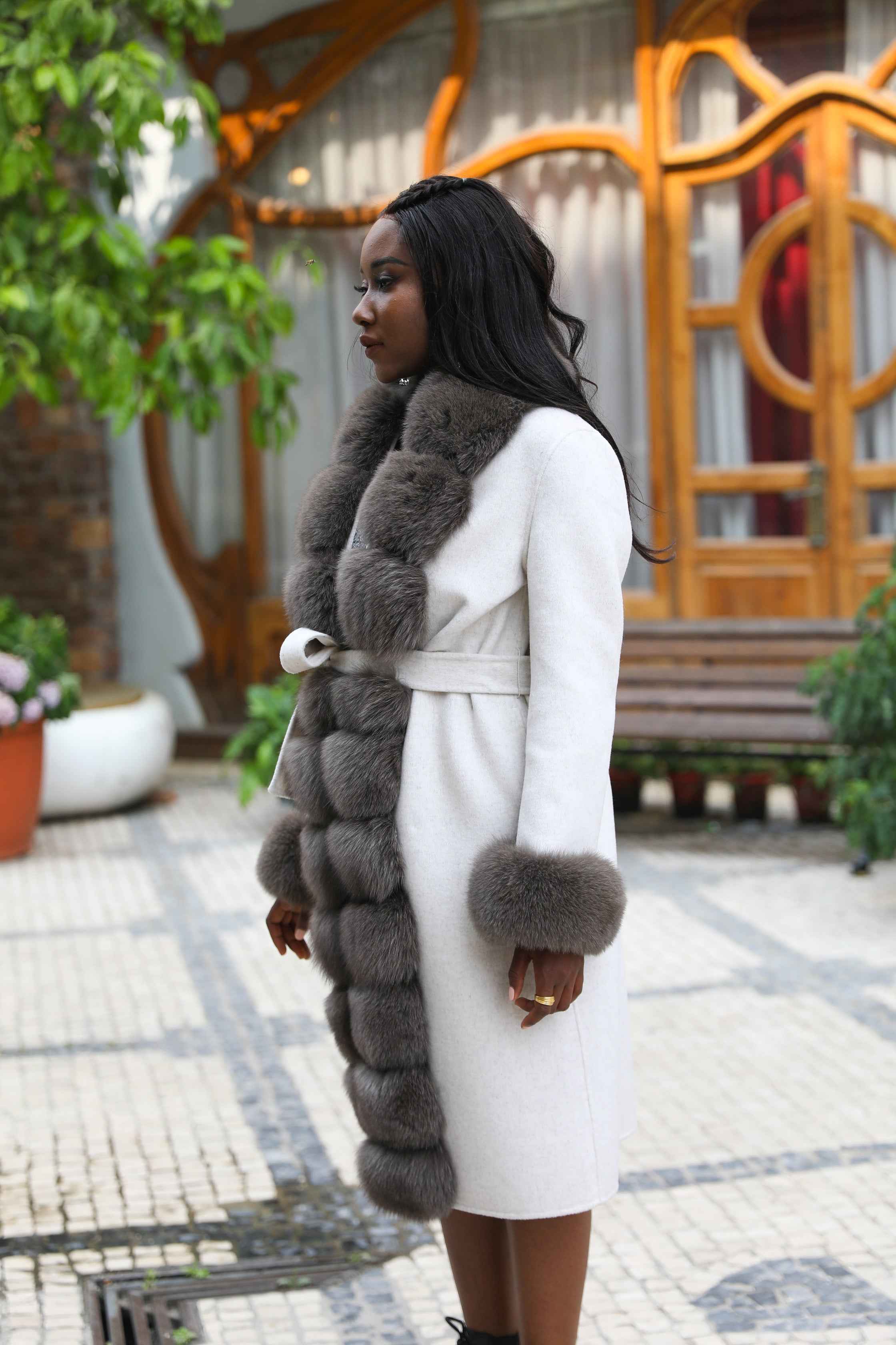 Luxury Cashmere Coat with Tiered Fox Fur Trim and Cuffed Sleeves