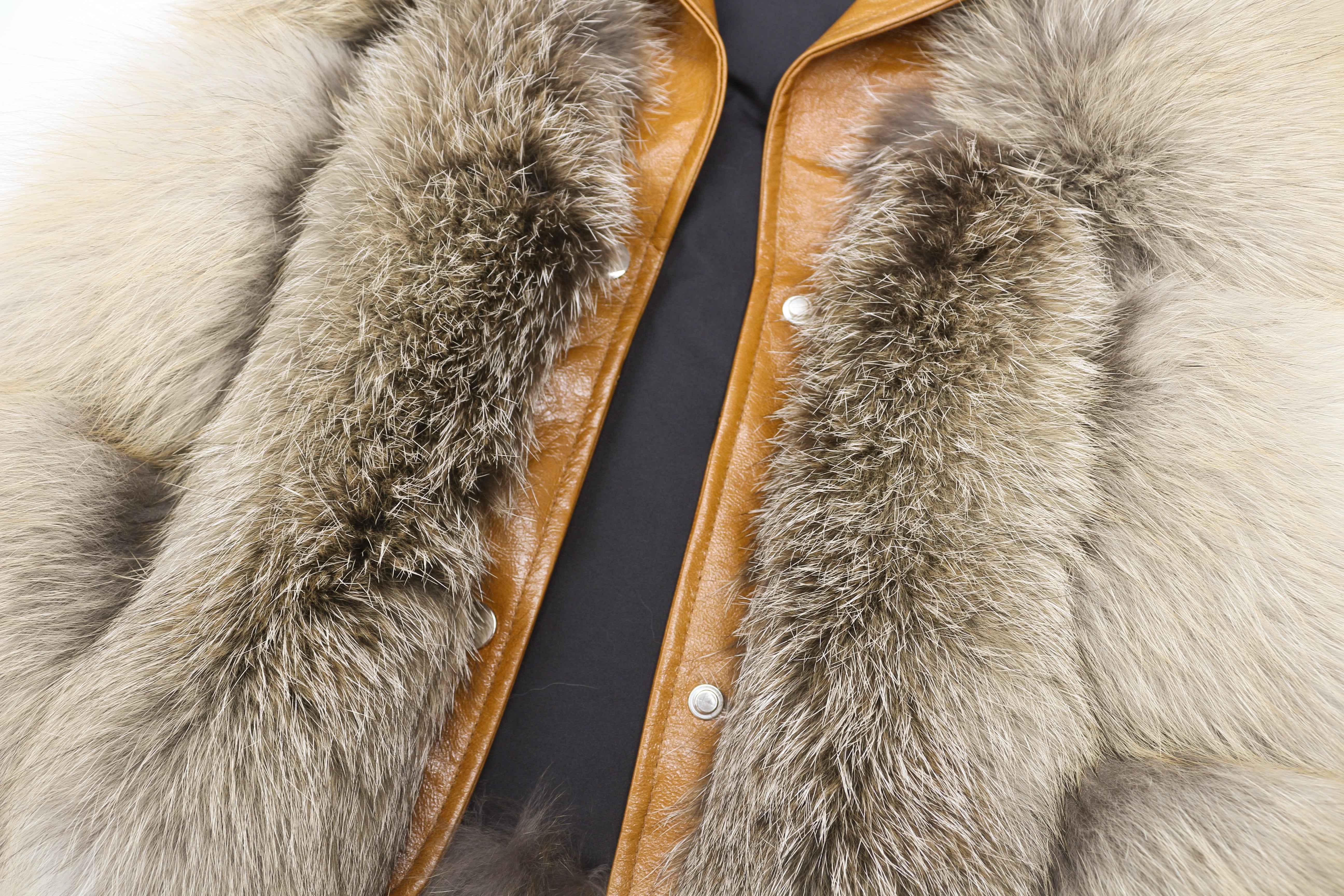 Women's Luxury Fox Fur Vest - Notched Lapel Elegant Outerwear