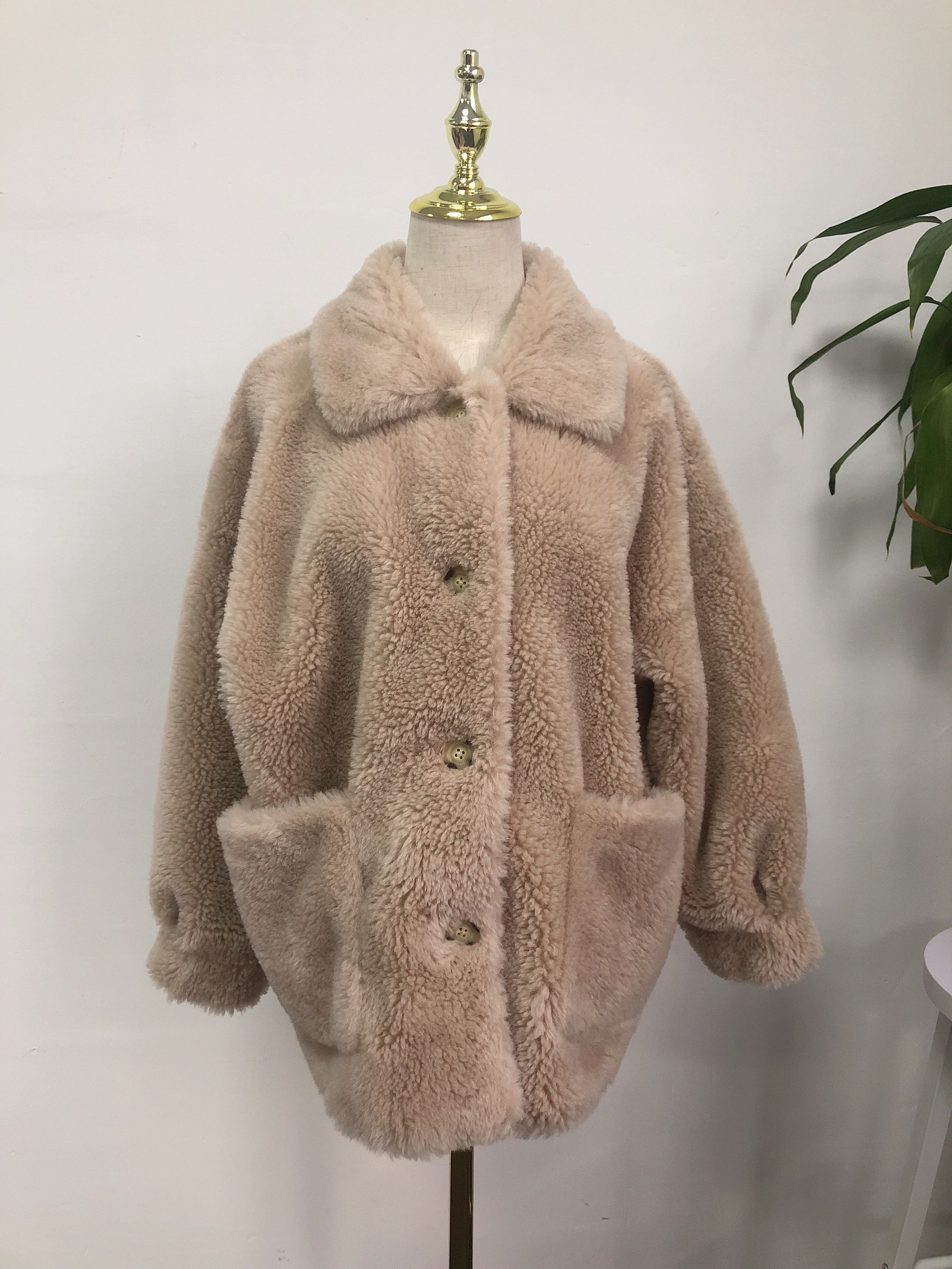 Women's Light Grey Short Sheepskin Shearling Jacket, Casual Stand Collar Button-Front Winter Outerwear
