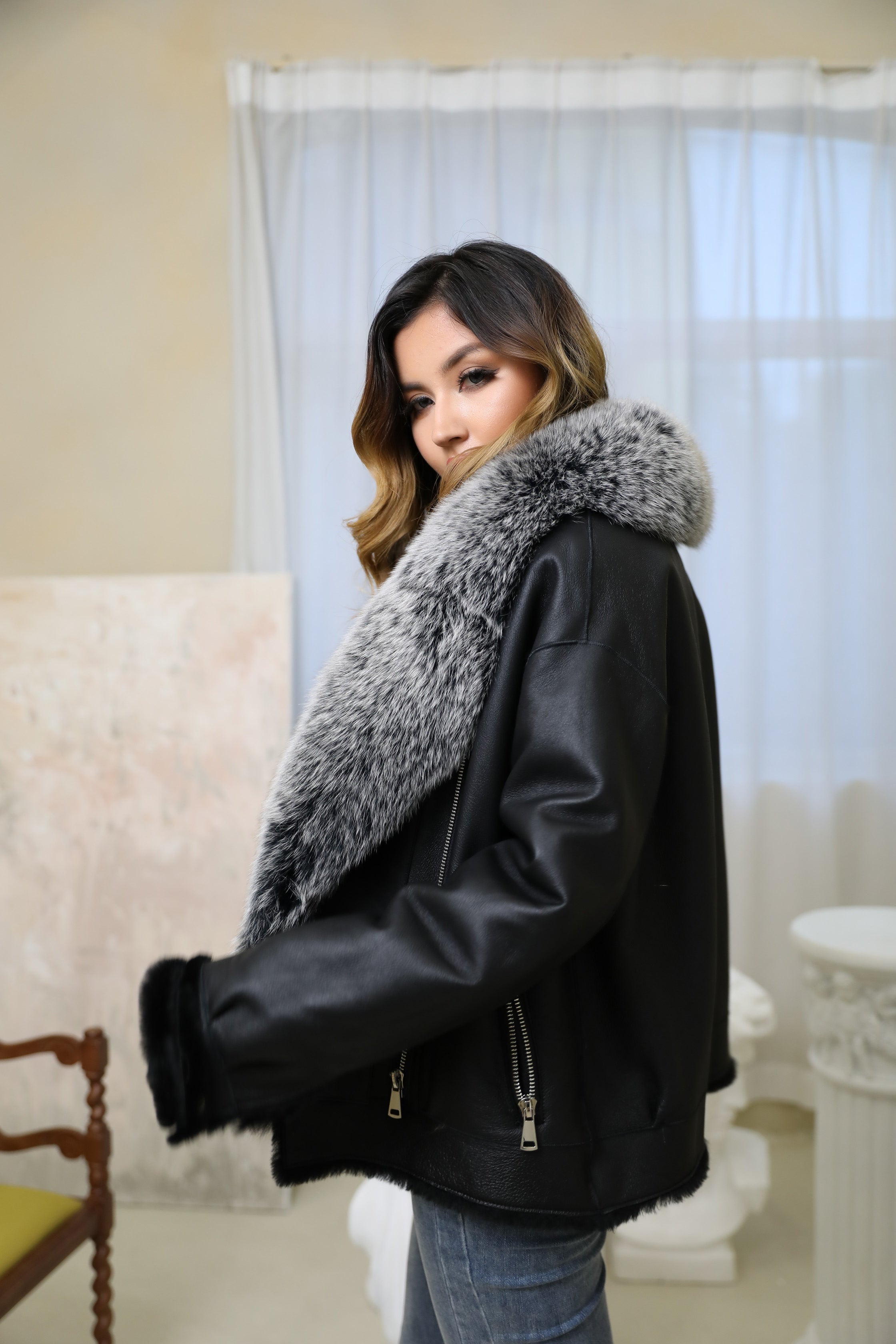 Women's Windproof Shearling Leather Jacket with Oversized Fox Fur Collar - Luxe Winter Outerwear