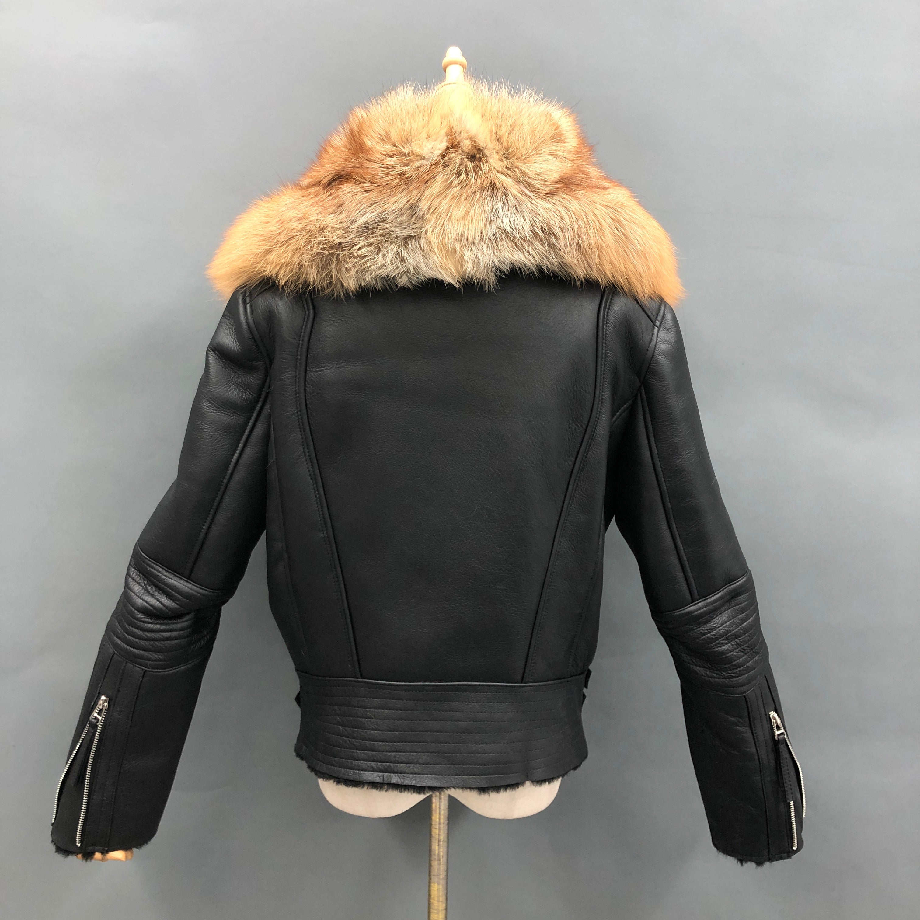 Women's Shearling Leather Jacket with Oversized Fox Fur Collar - Luxe Winter Outerwear
