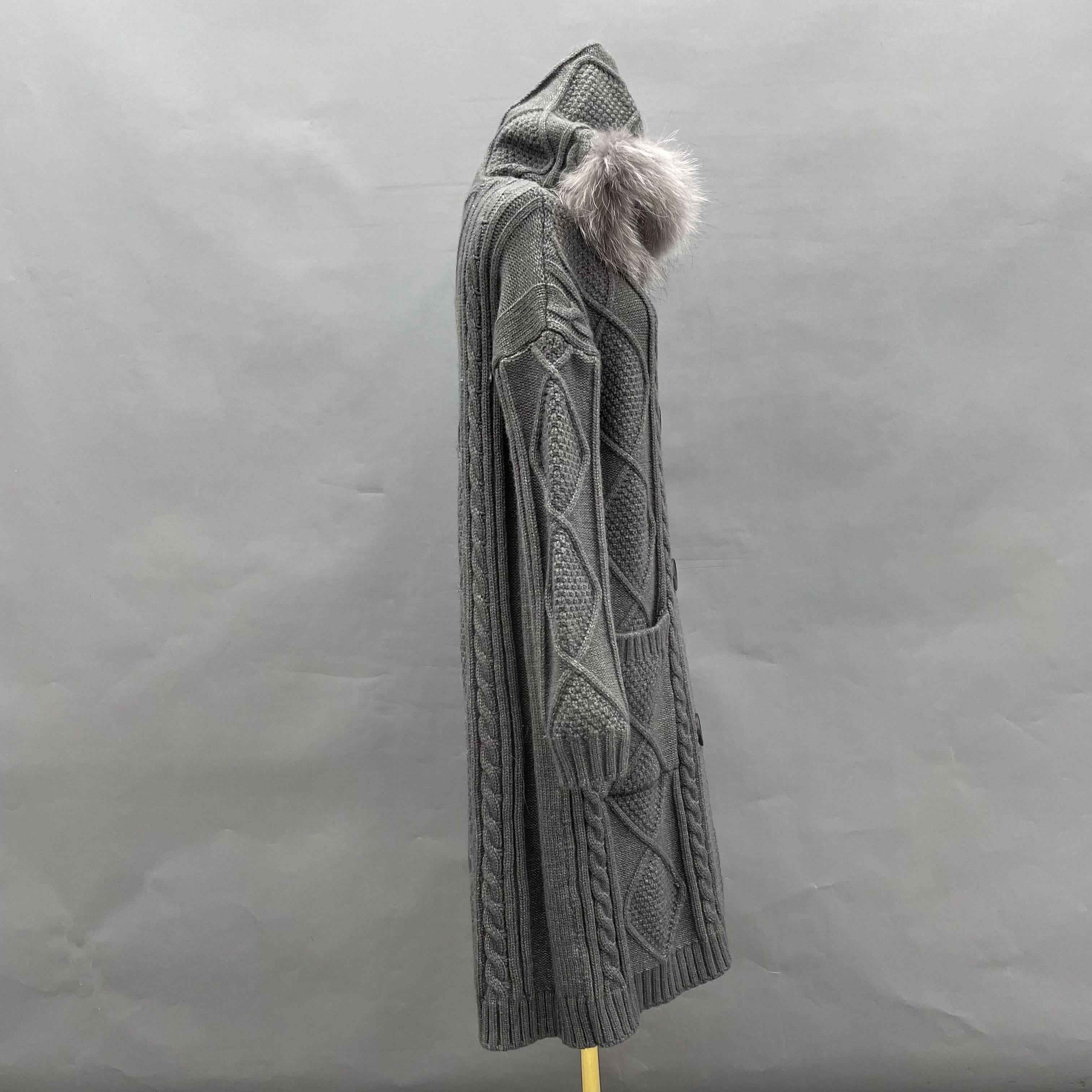 Women's Hooded Knitted Coat with Raccoon Fur-Trimmed Hood, Oversized Buttons & Cable-Knit Pattern - Cozy Winter Outerwear