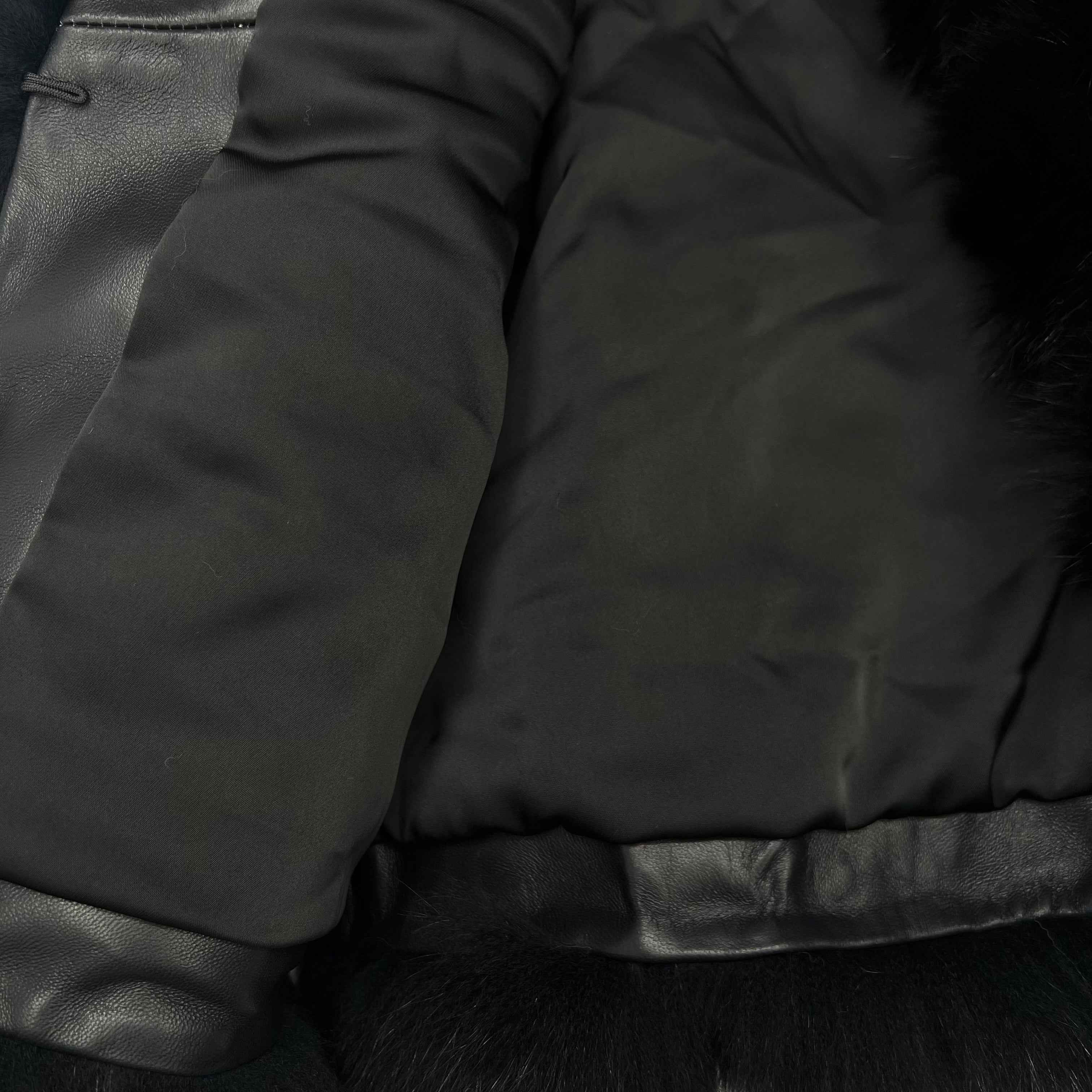 Fashion V-Neck Women‘s Black Fox Fur Coat