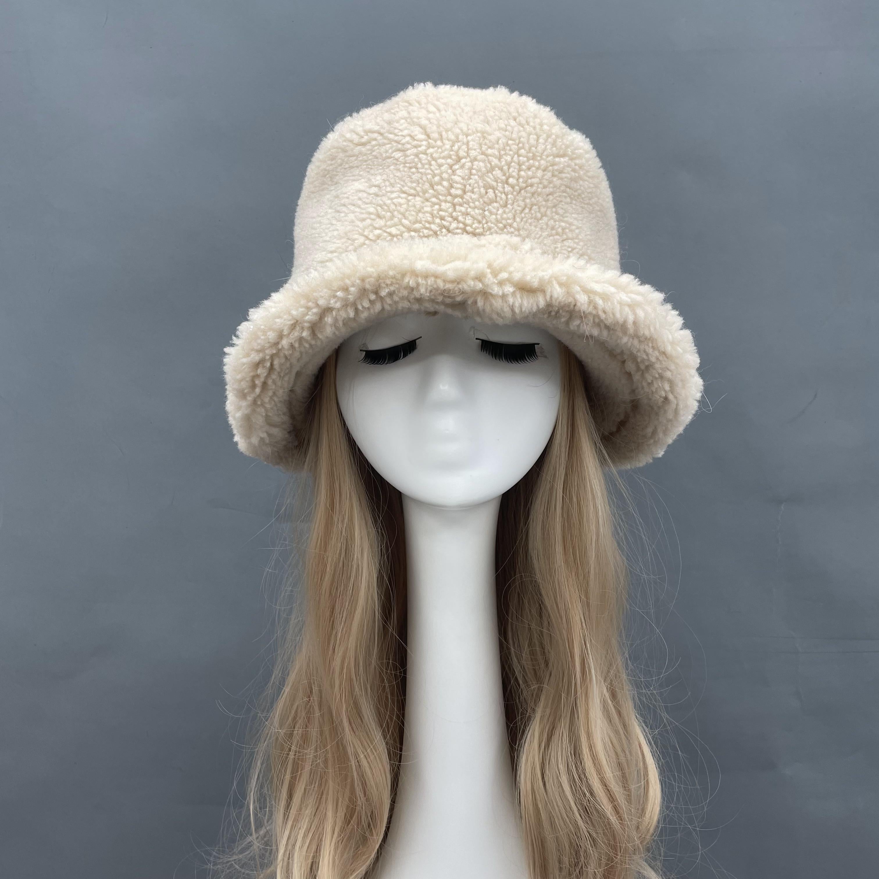 Fashionable Winter Warm Lamb Wool Fisherman Hat Bag Set