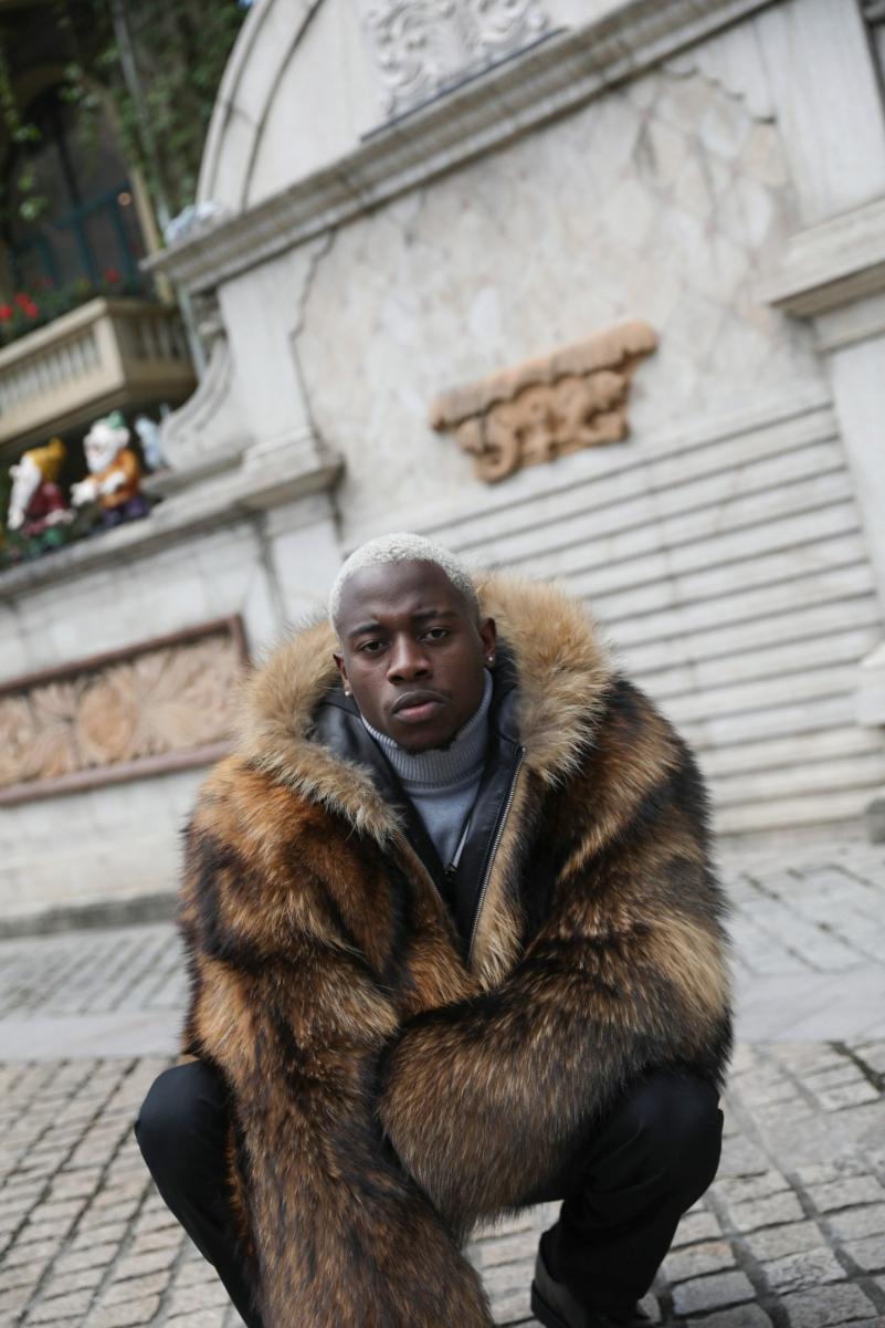 Men's Whole Fur Hooded Coat Made Of Raccoon