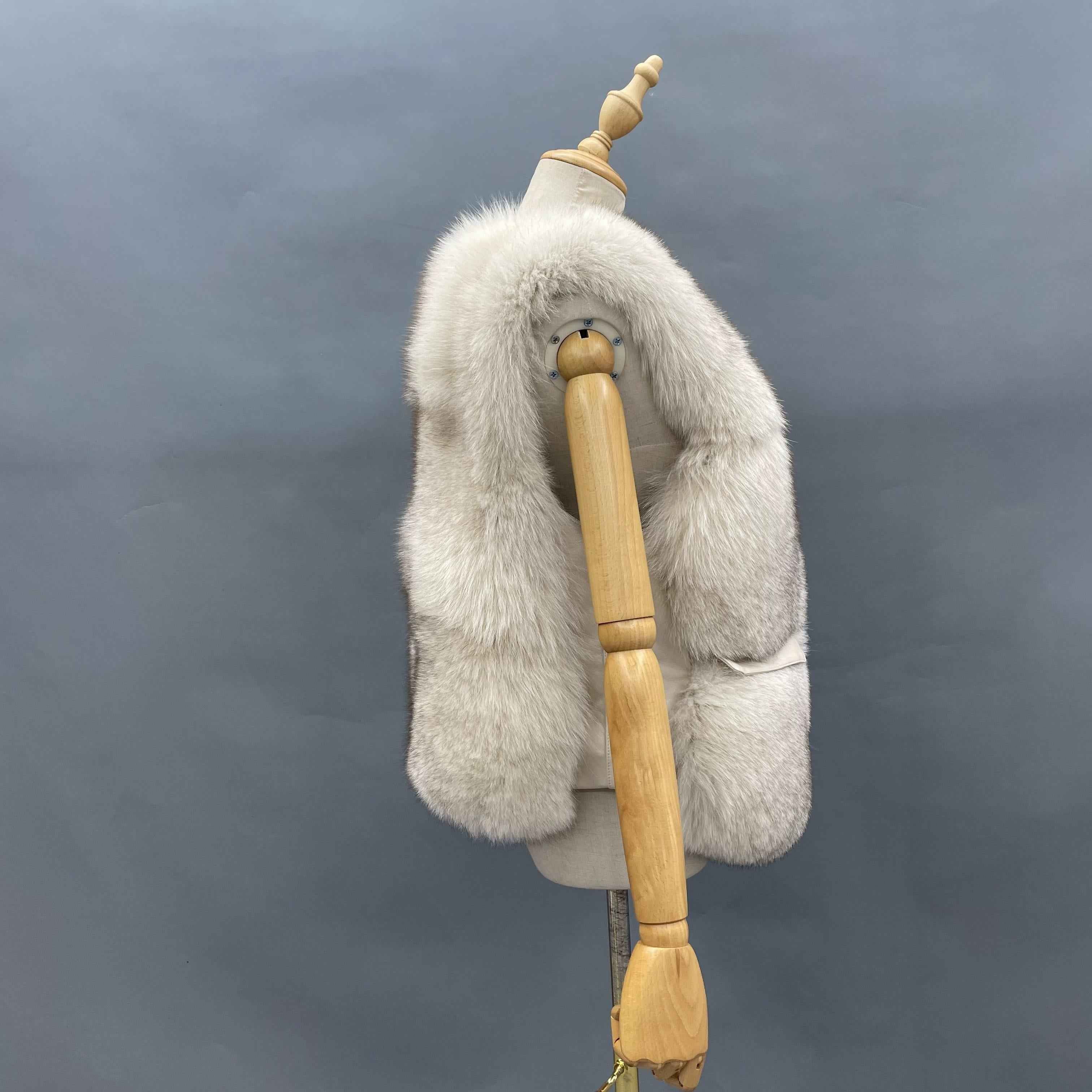 Women's Luxury Fox Fur Vest with Leather Flap Pockets - Chic Winter Must-Have Statement Outerwear