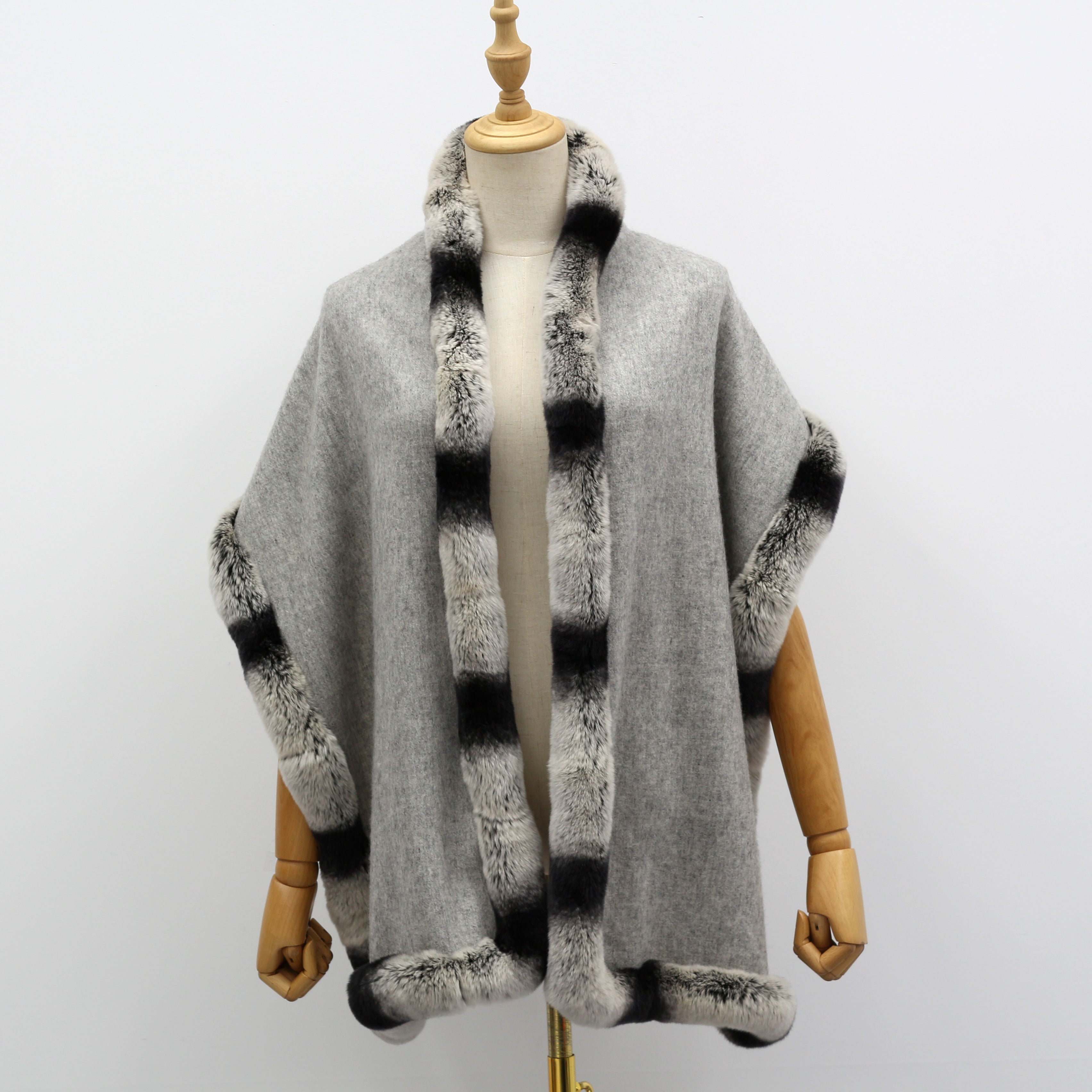 Women's  Knitted Shawl with Rabbit Fur Trim - Luxurious Winter Accessory