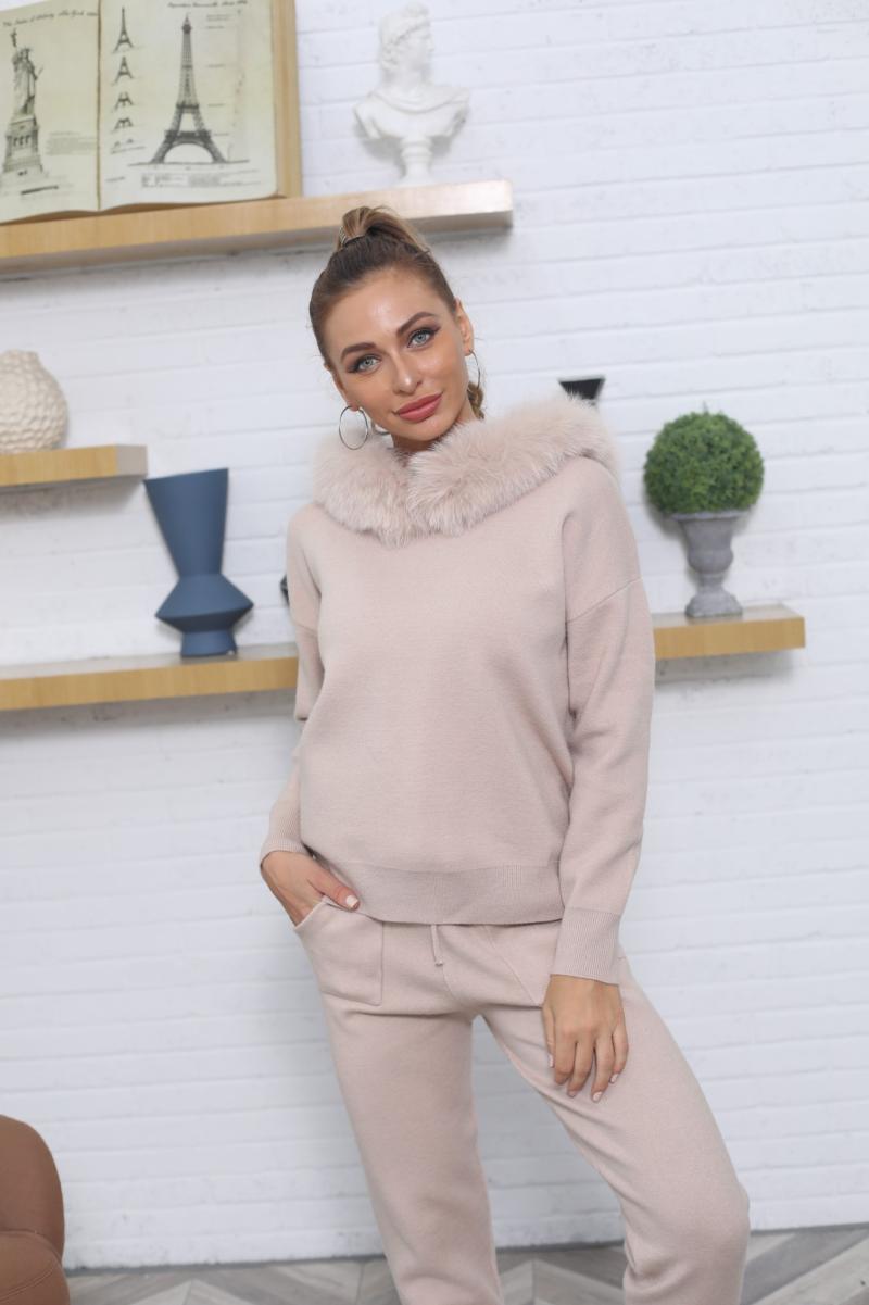 Knitted Sweater Suit With Fox Fur Collar