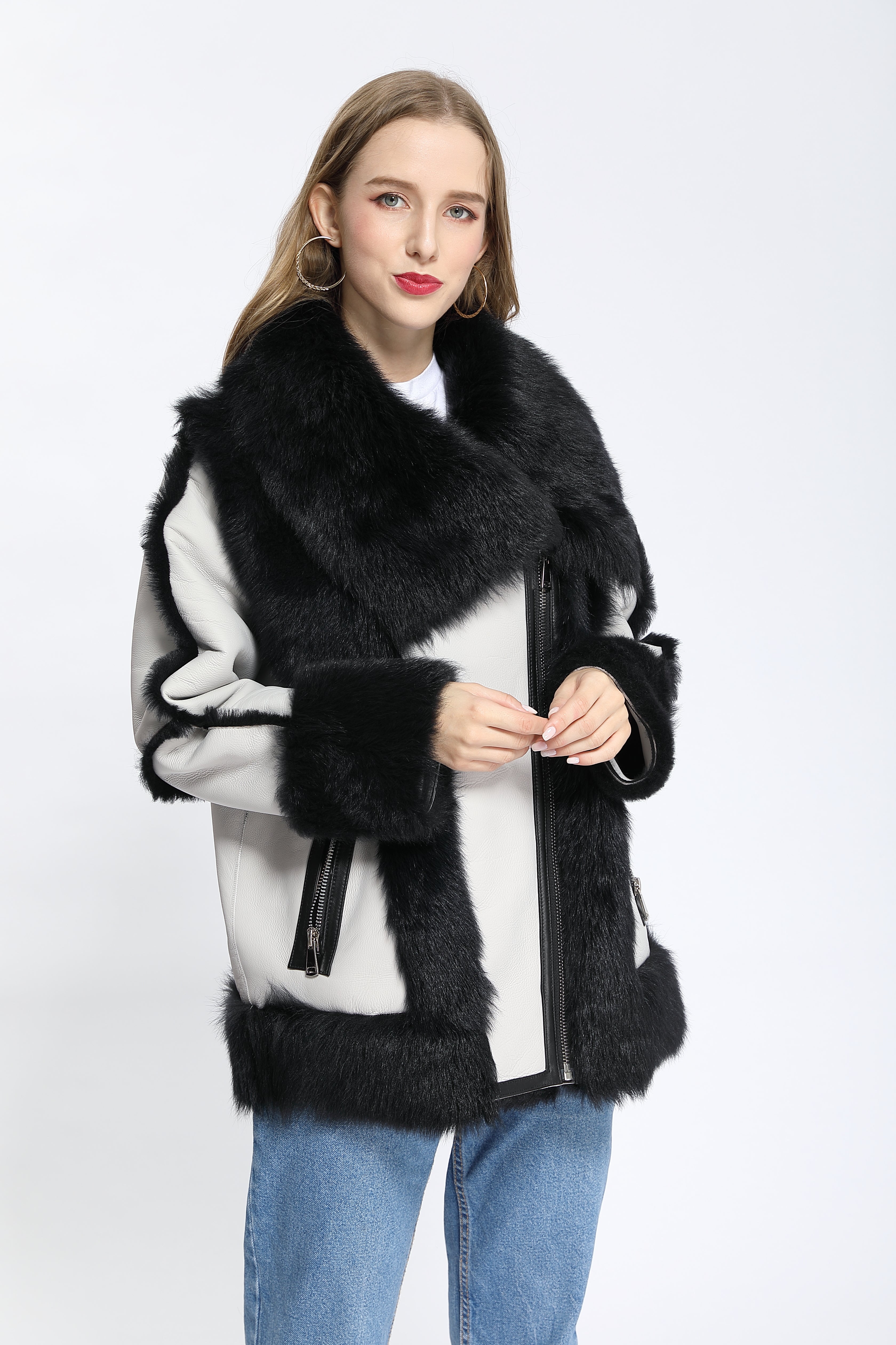 Women's Toscana Shearling Biker Jacket with Oversized Notched Lapel, Fur-Trimmed Cuffs & Color-Block Design - Luxe Winter Outerwear