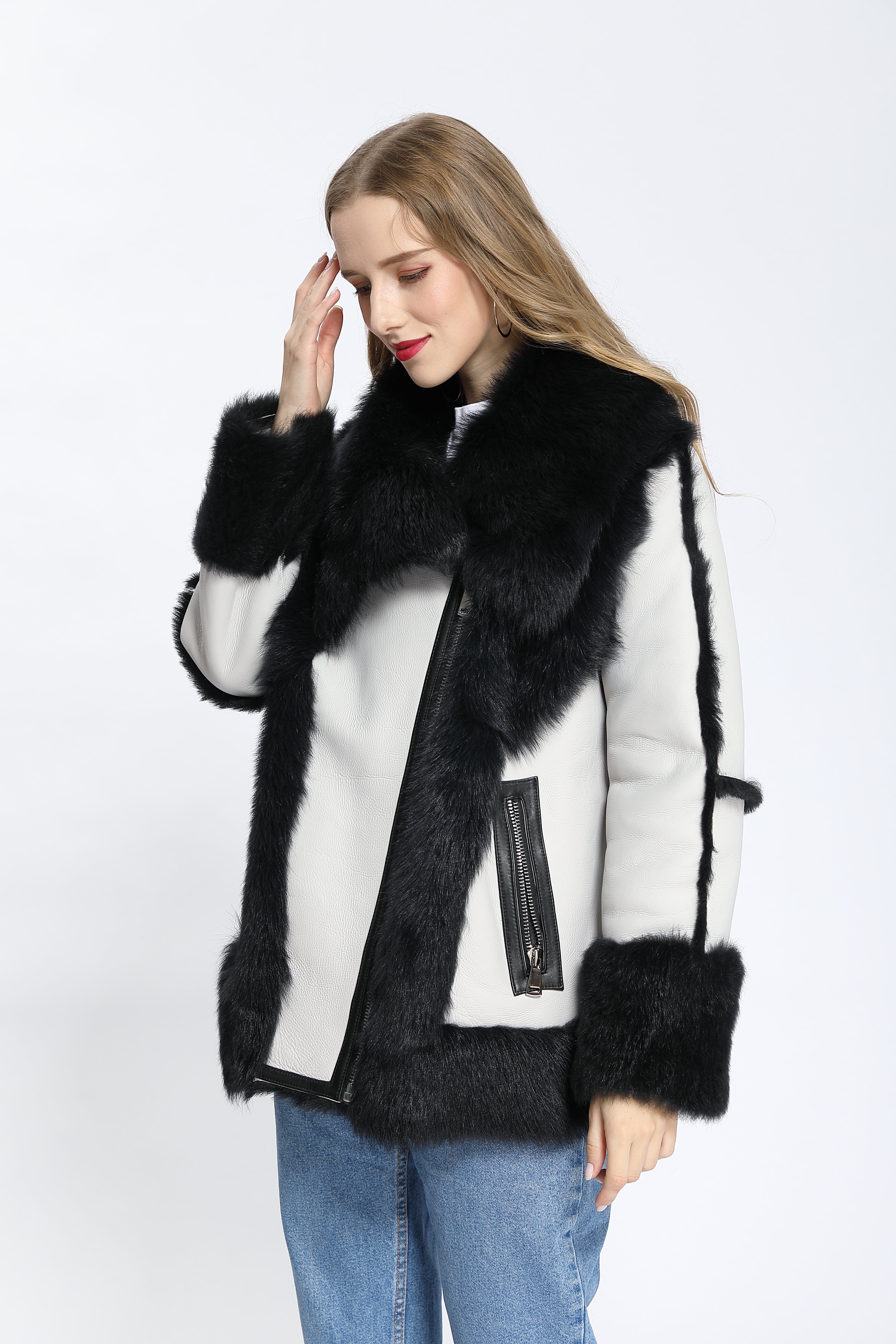 Women's Toscana Shearling Biker Jacket with Oversized Notched Lapel, Fur-Trimmed Cuffs & Color-Block Design - Luxe Winter Outerwear