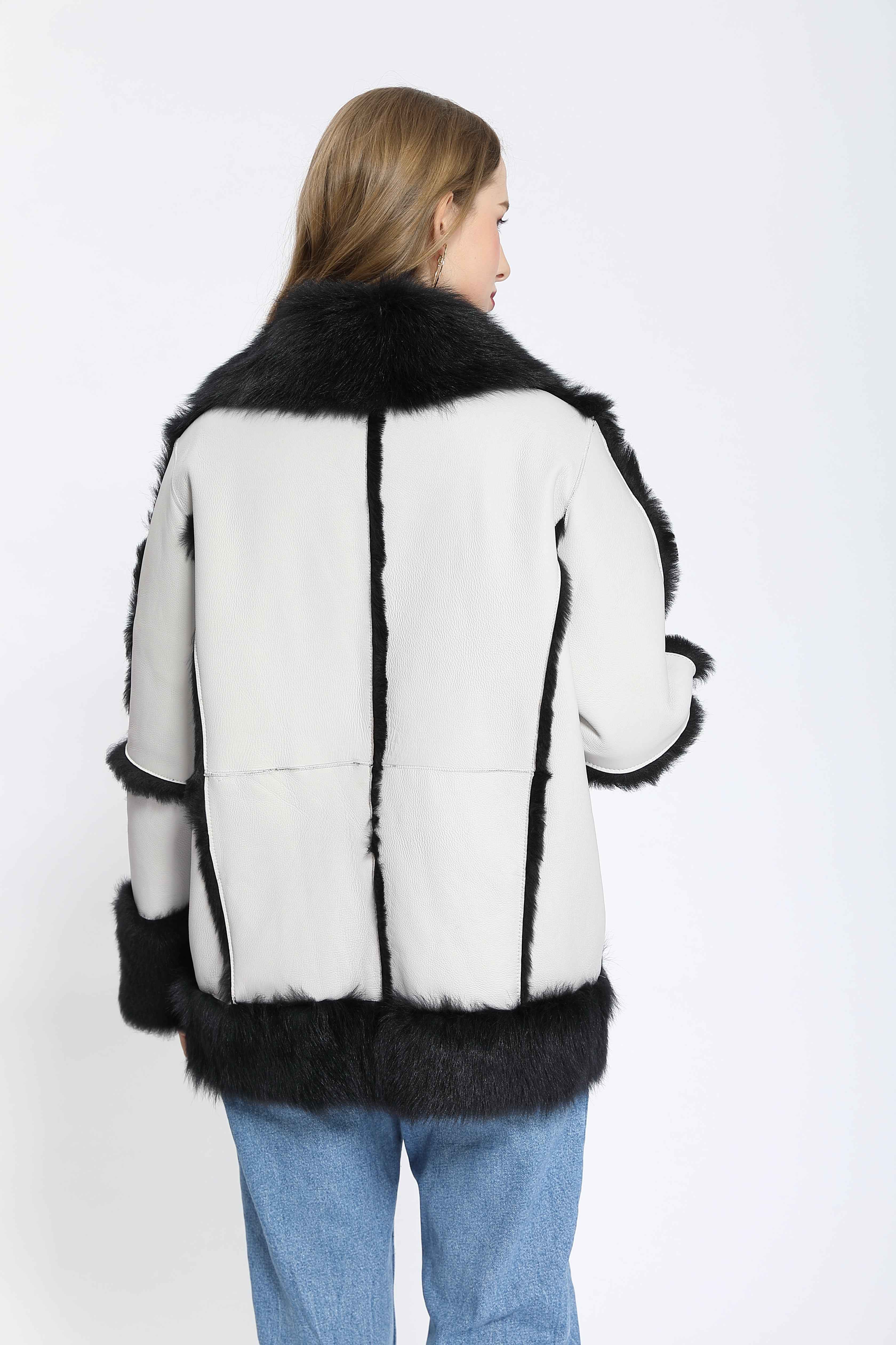Women's Toscana Shearling Biker Jacket with Oversized Notched Lapel, Fur-Trimmed Cuffs & Color-Block Design - Luxe Winter Outerwear