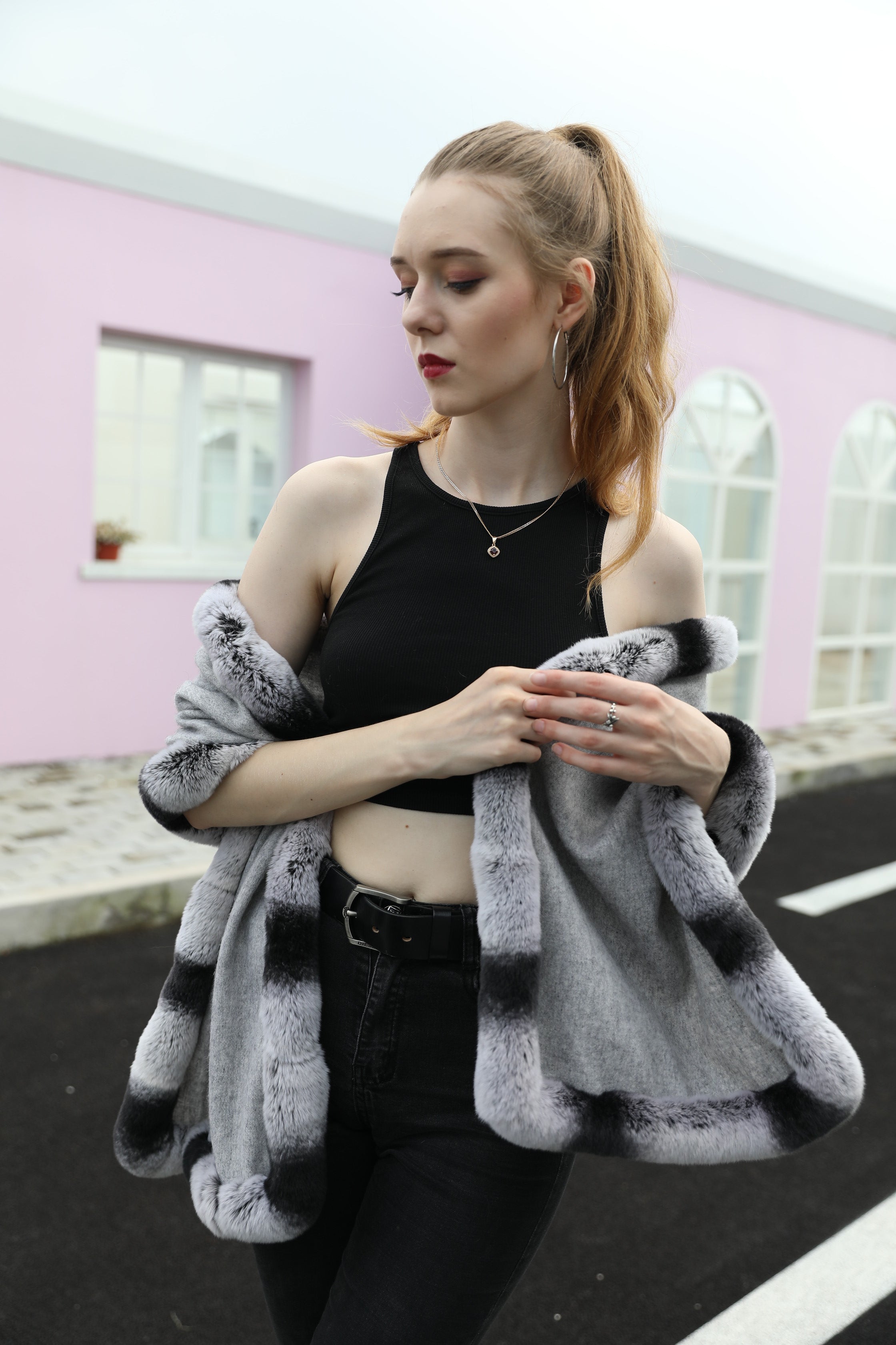 Women's  Knitted Shawl with Rabbit Fur Trim - Luxurious Winter Accessory