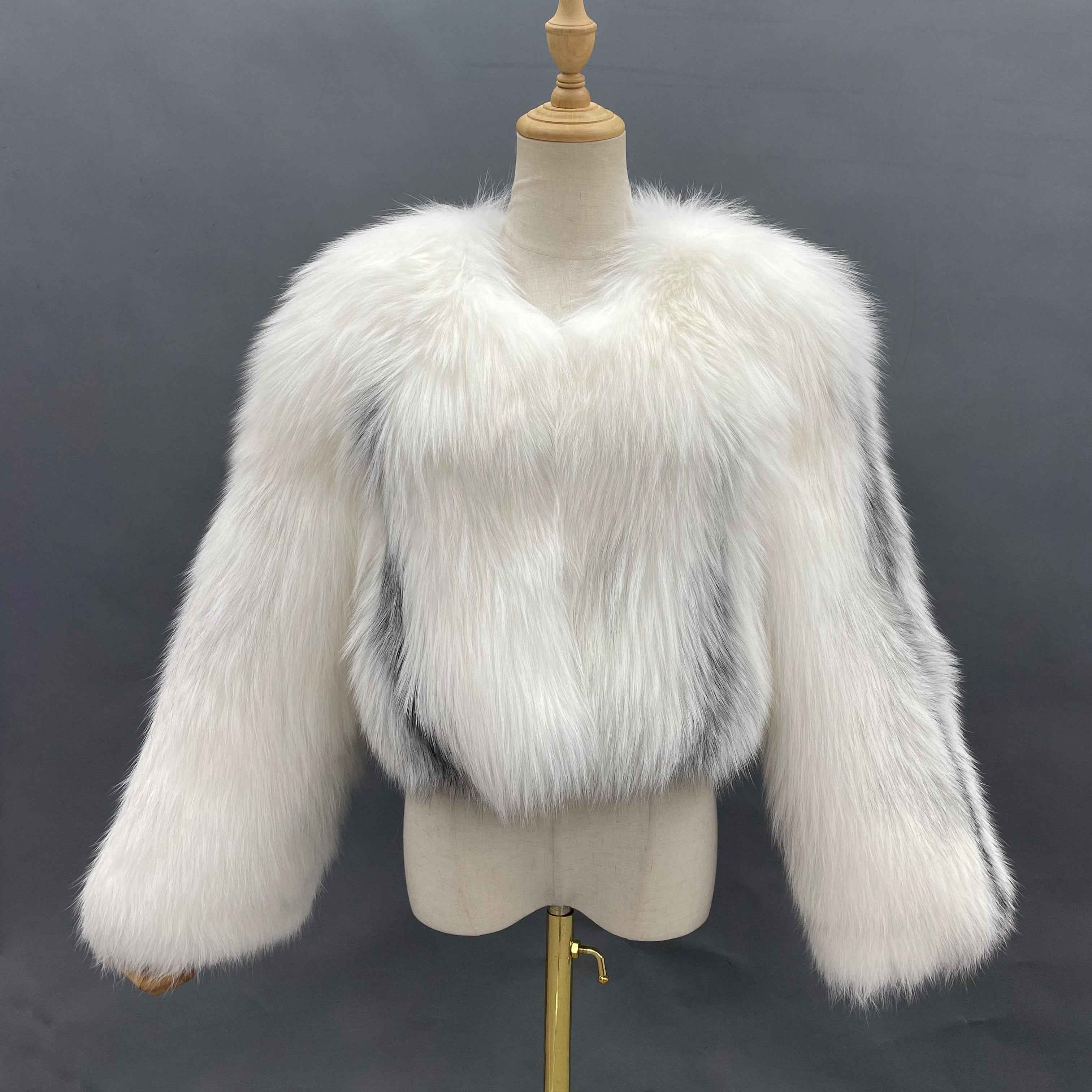 Women's Luxury Full-Skin Fox Fur Cropped Jacket - Textured Design Winter Fashion Elegant Warm Outerwear White
