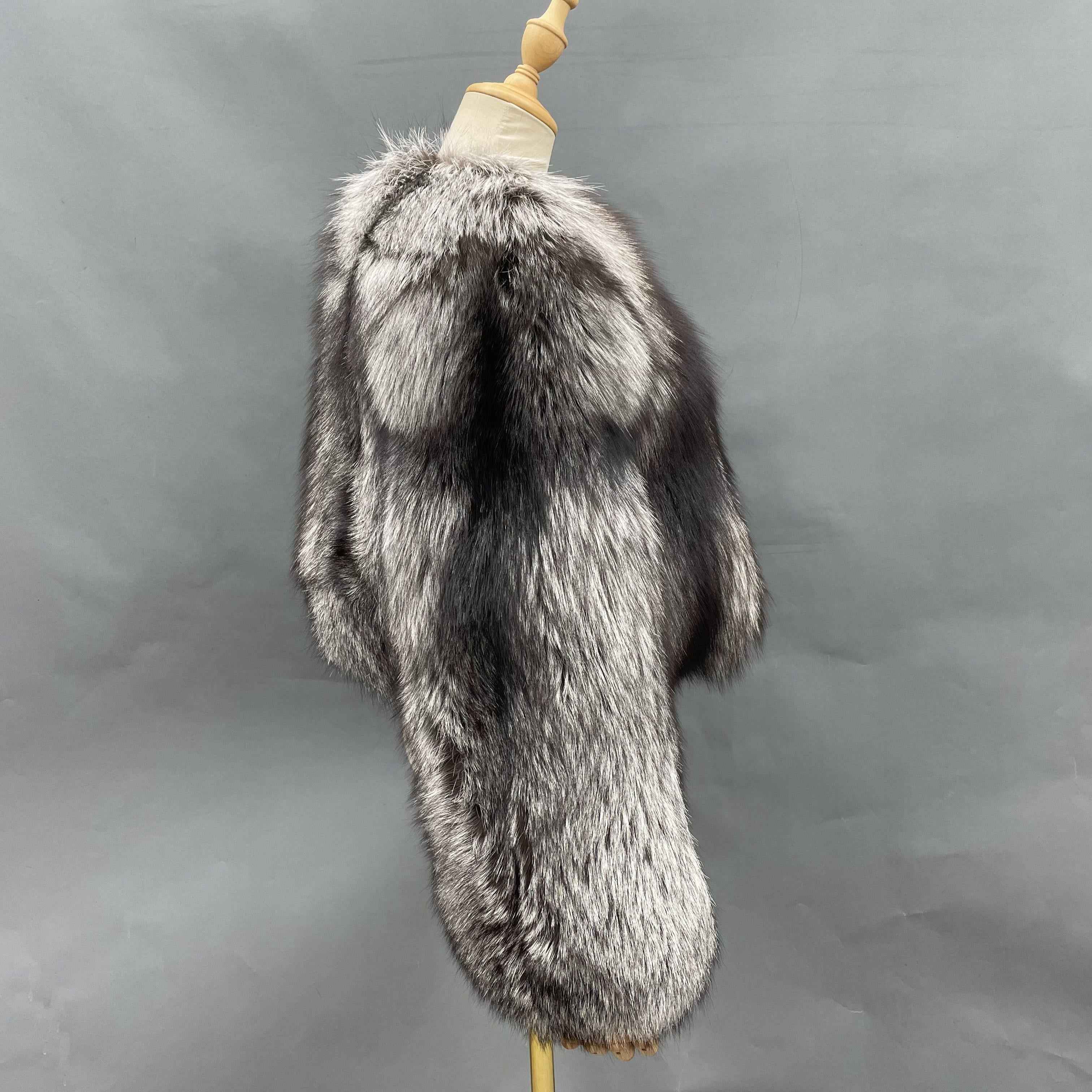 Women's Luxury Full-Skin Fox Fur Cropped Jacket - Textured Design Winter Fashion Elegant Warm Outerwear