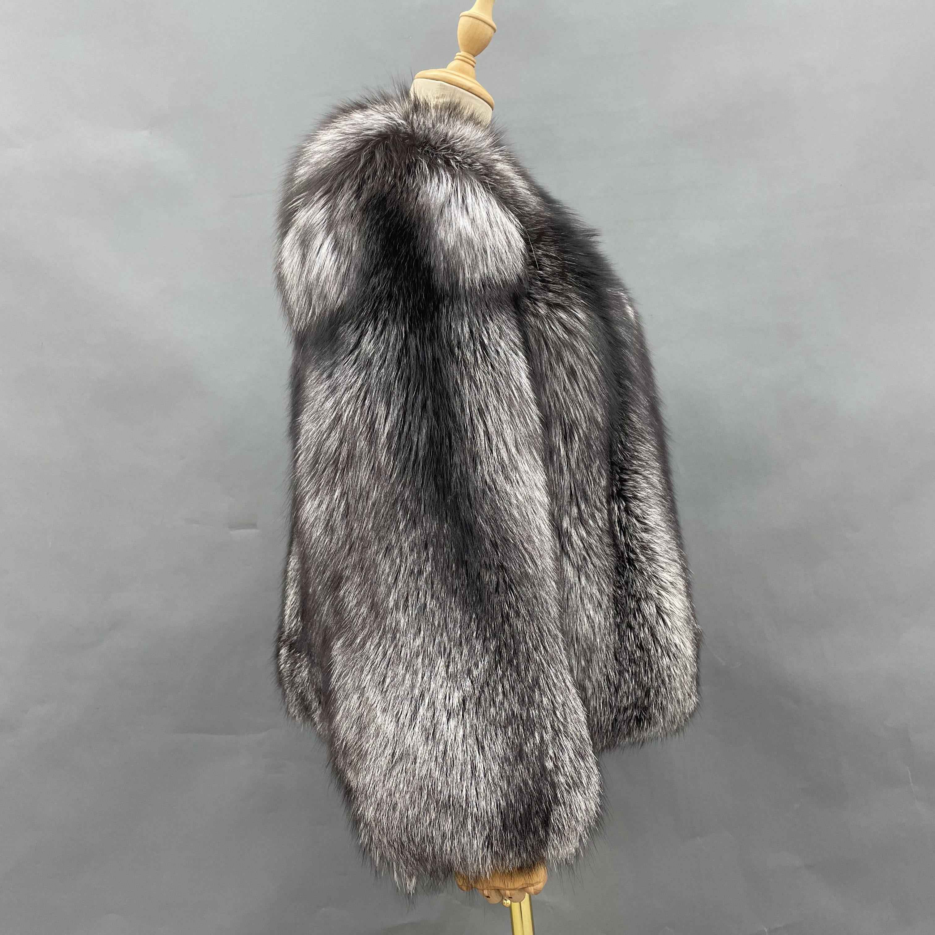 Women's Luxury Full-Skin Blue Fox Fur Cropped Jacket - Winter Fashion Warm Statement Outerwear