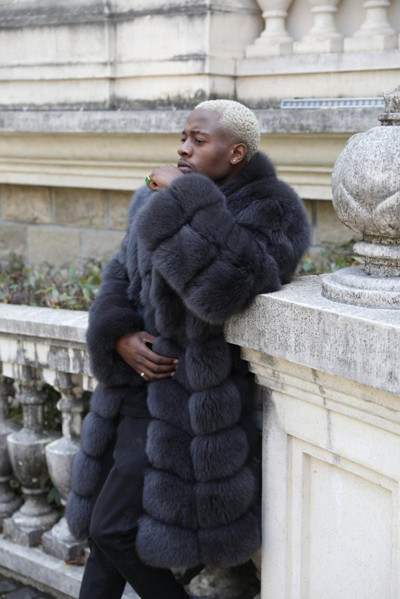 Men's long coat with a nine-section bread pattern and blue fox fur