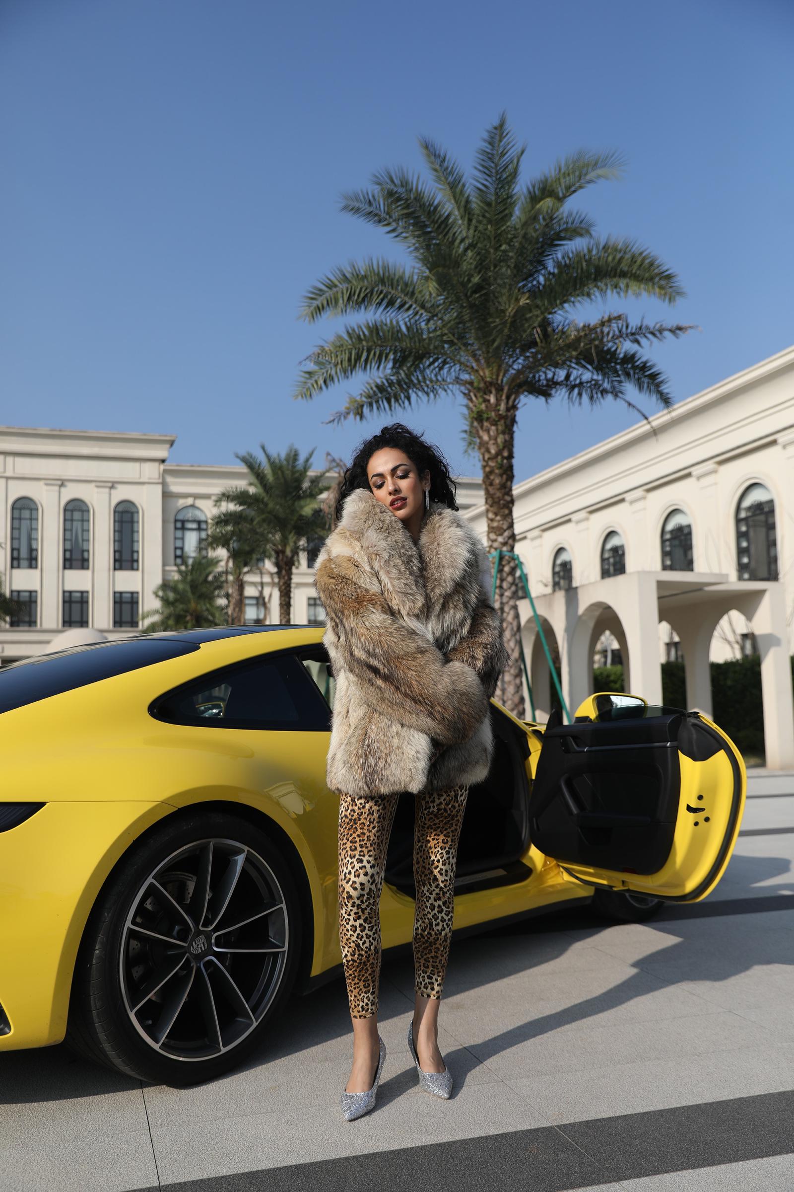 Wolf Fur Luxurious Lapel Coat for Extreme Cold Weather