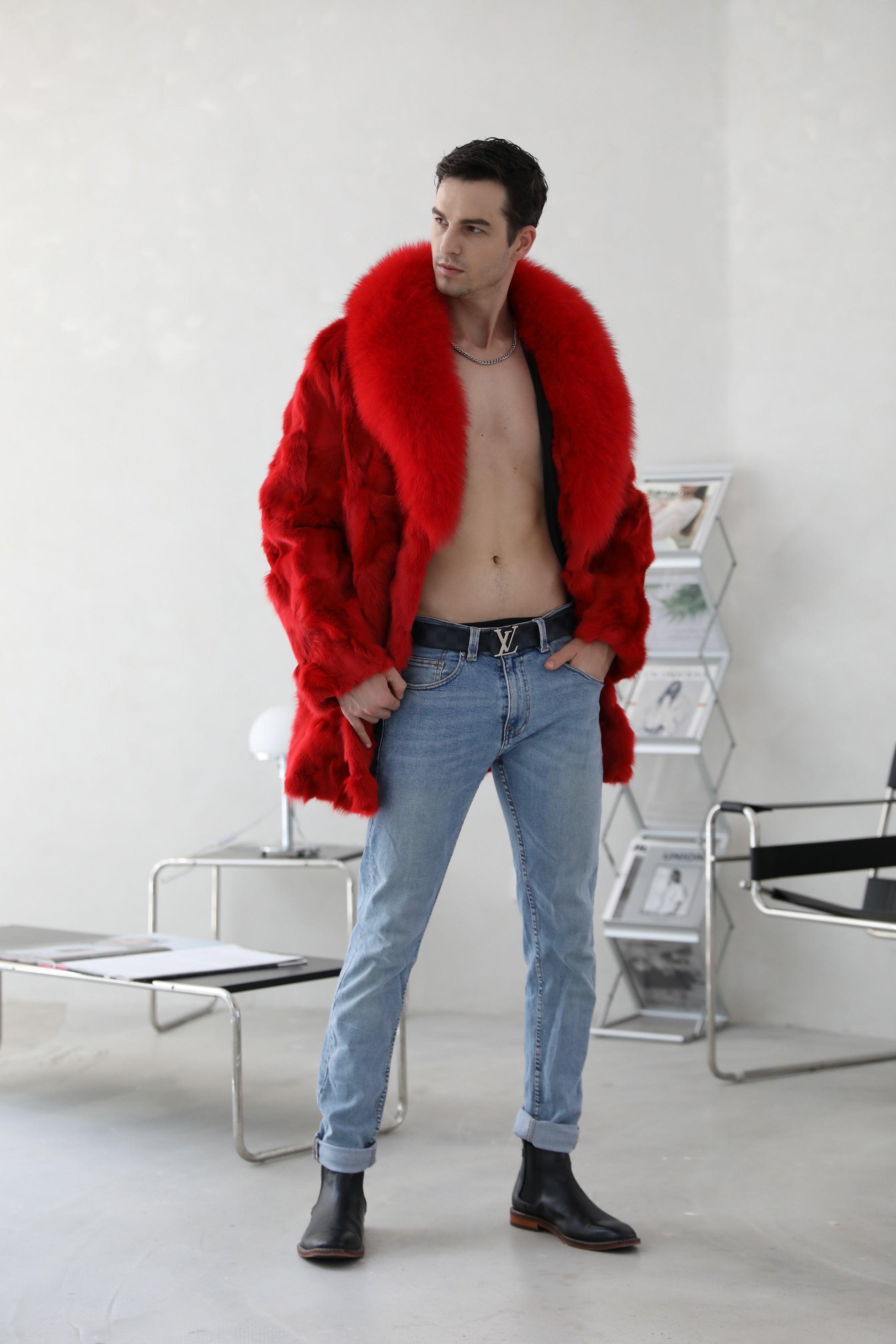 How to Identify Different Types of Fox Fur: A Complete Guide to Silver, Blue, Red, White & Golden Fox Furs