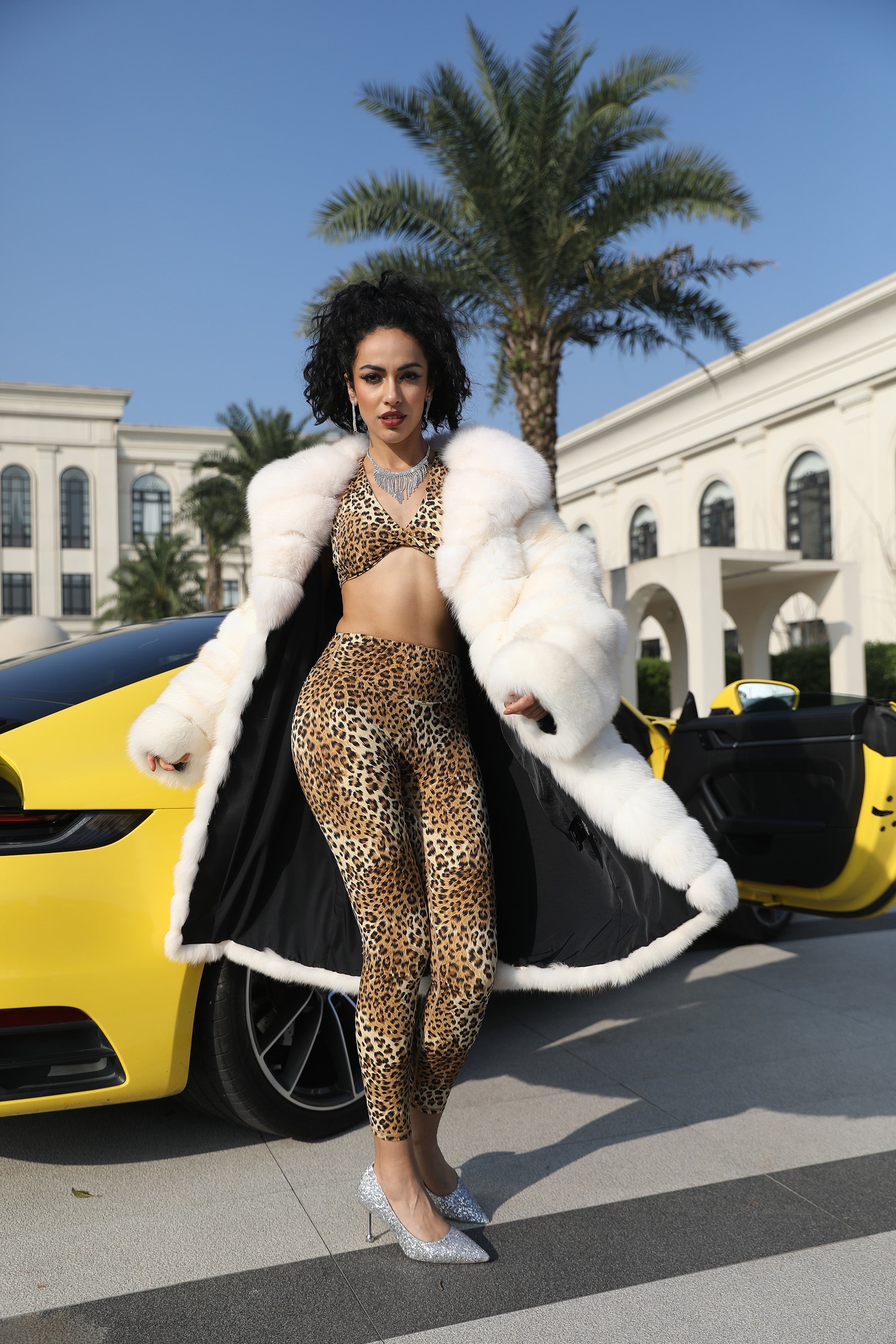 🌎 How to Wear Fur in Brazil and Mexico: A Regional Styling Guide for 2025