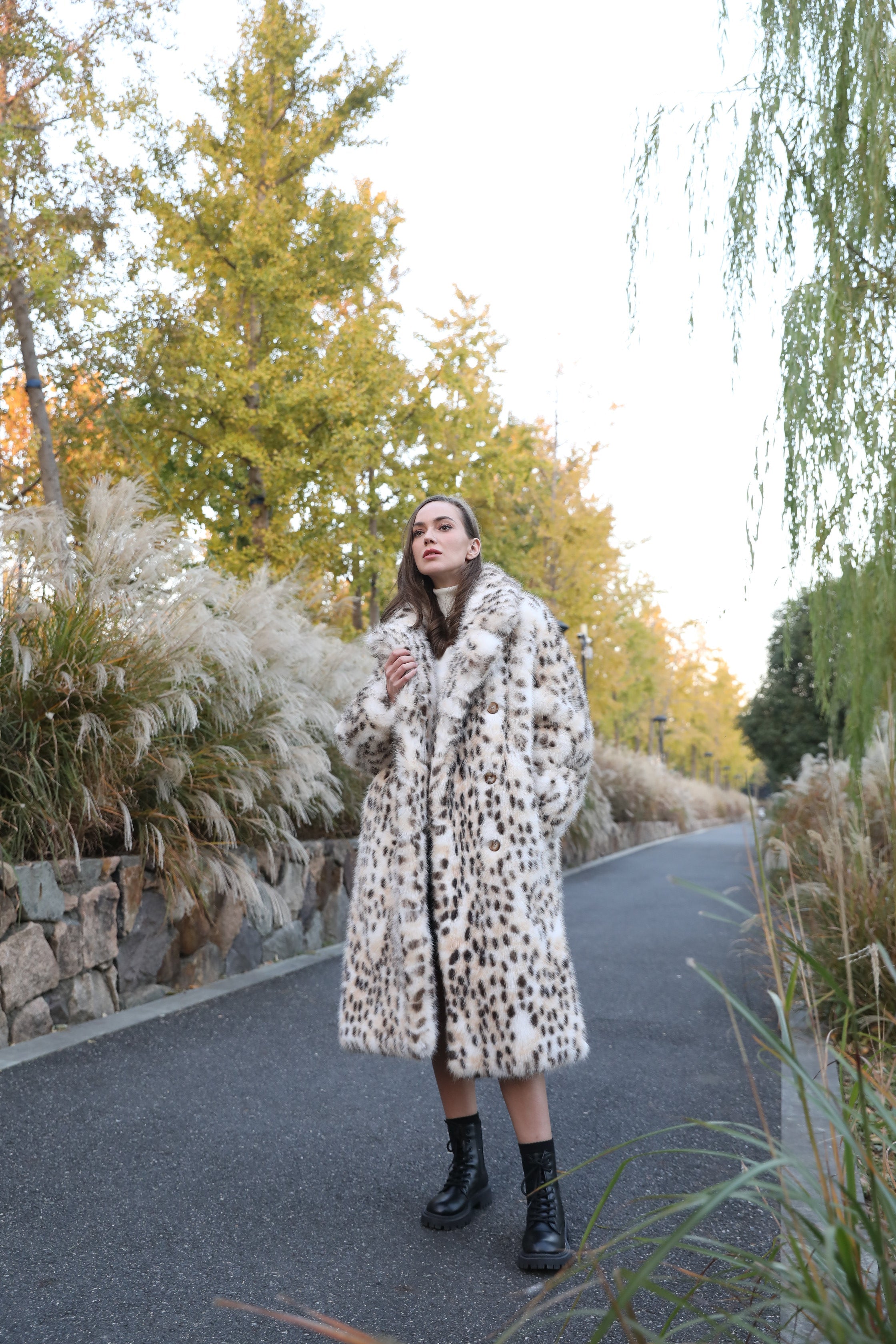 🌿 A Stroll in Autumn Light — The Janefur Lynx-Pattern Faux Mink Coat