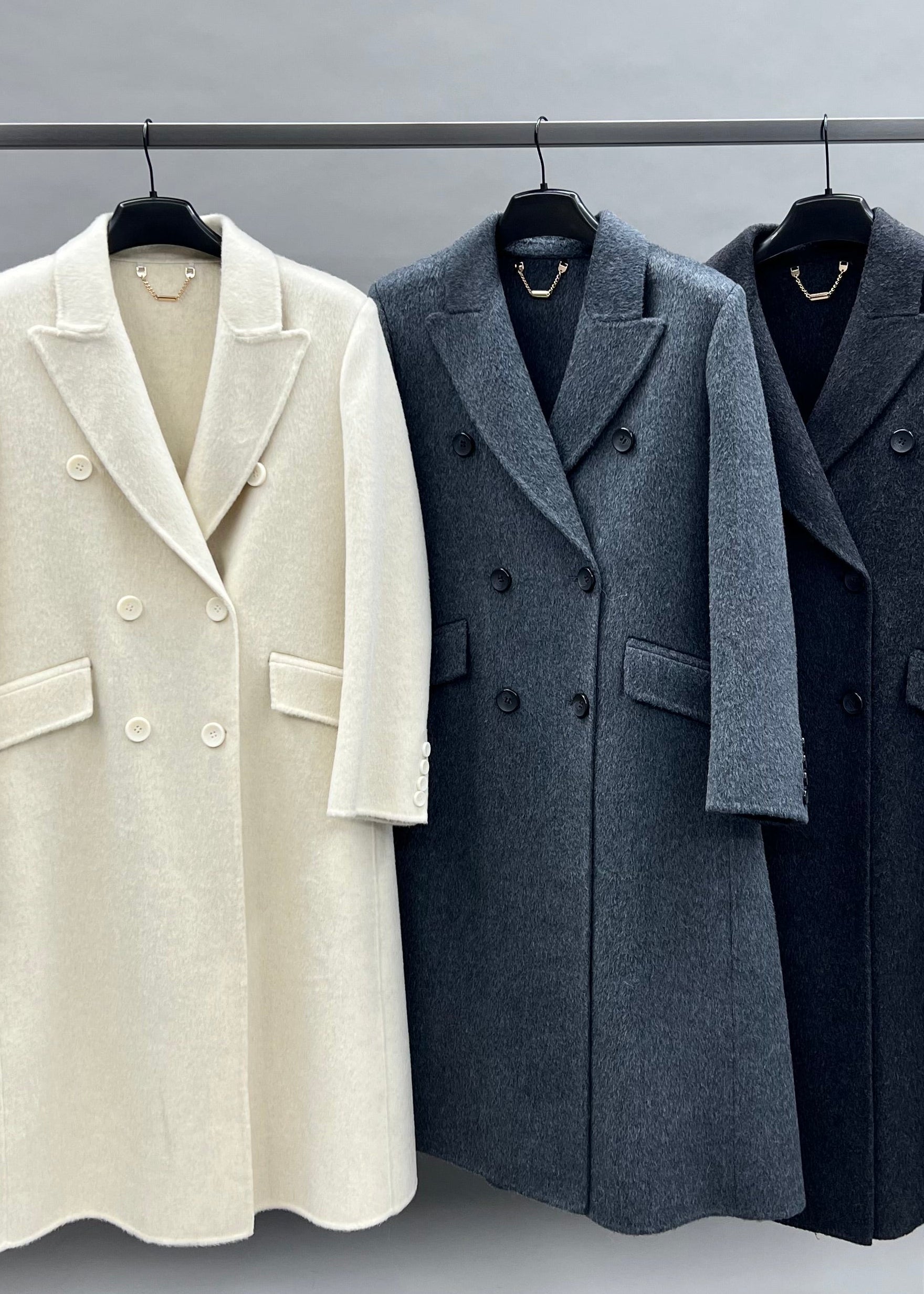 How to Identify High-Quality Cashmere Coats? A Wholesale Buyer's Guide