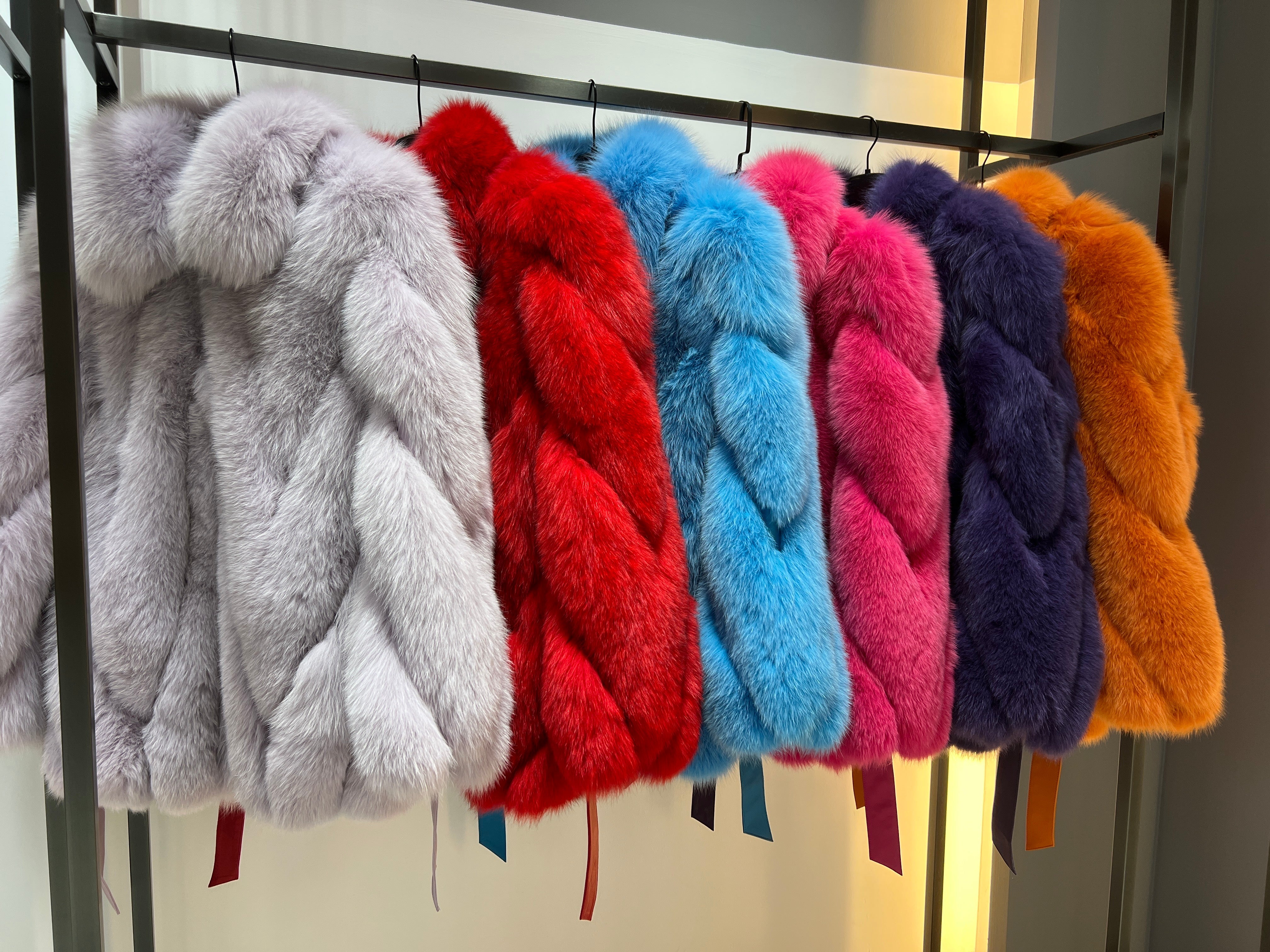 Pre-Season Fur Coat Ordering: Why Summer Is the Best Time to Place Wholesale Orders