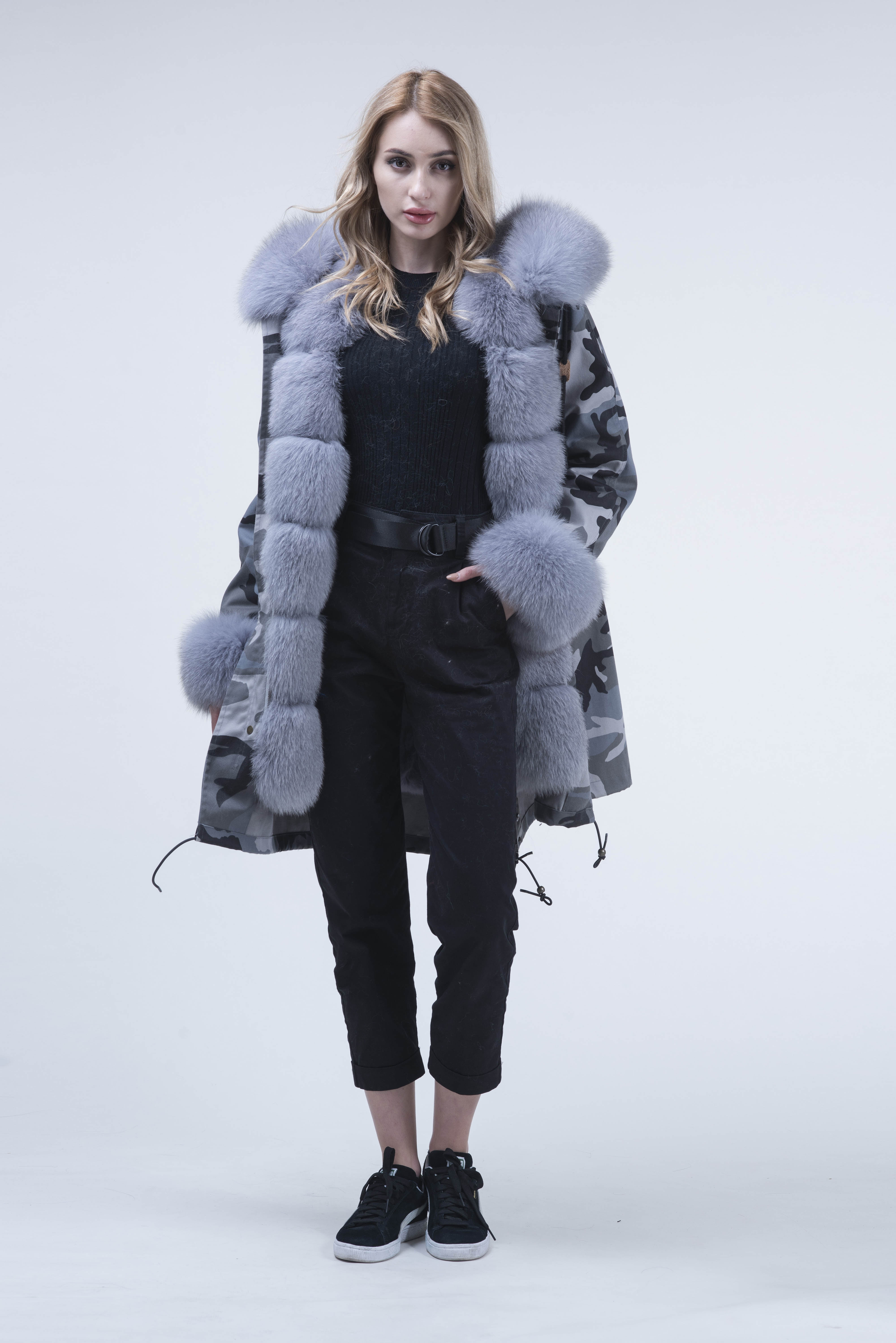 Long Black Parka with Pink Fox Fur Trim – Hooded Winter Coat for Women, Faux Fur Collar & Cuffs, Warm Oversize Outerwear