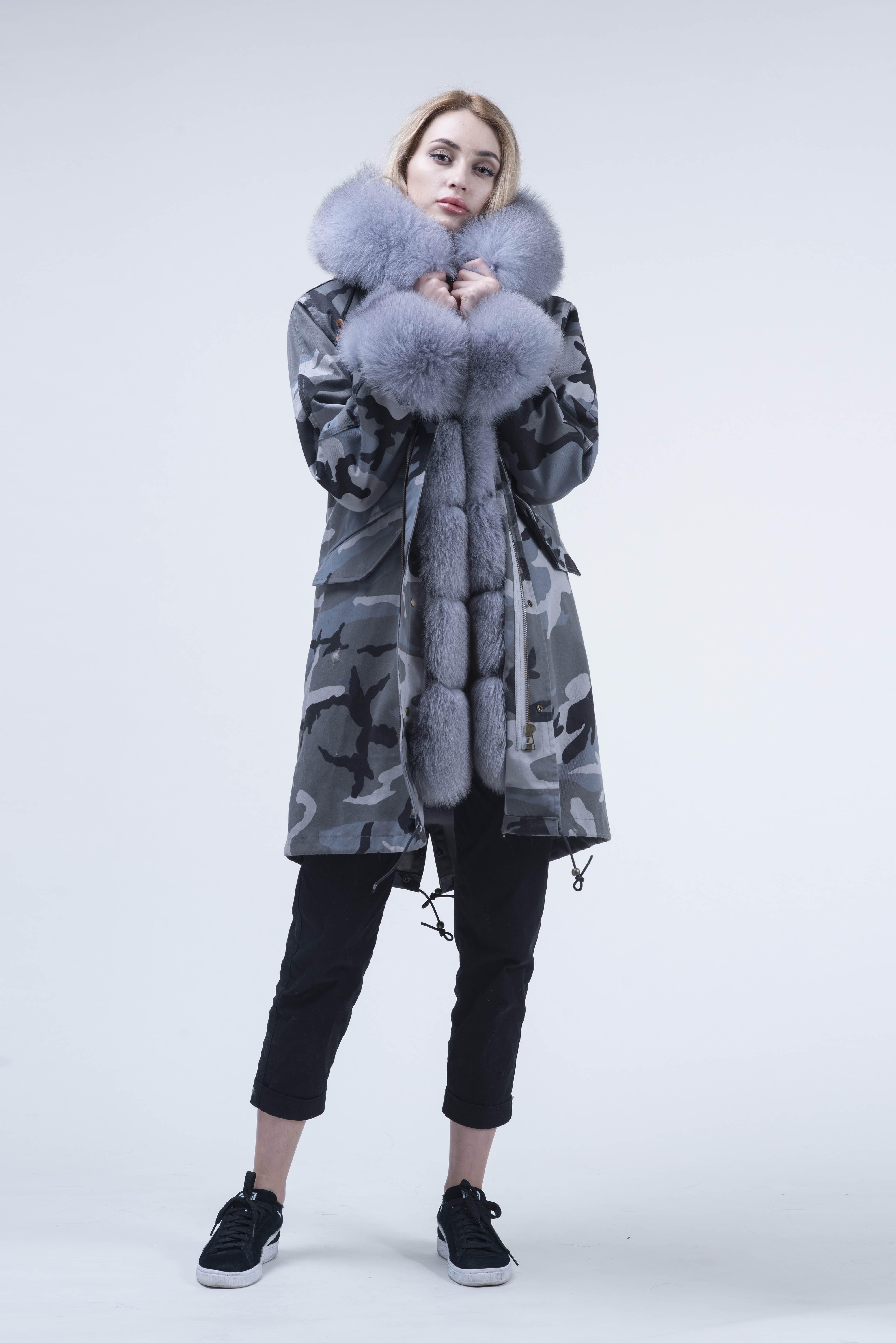 Long Black Parka with Pink Fox Fur Trim – Hooded Winter Coat for Women, Faux Fur Collar & Cuffs, Warm Oversize Outerwear