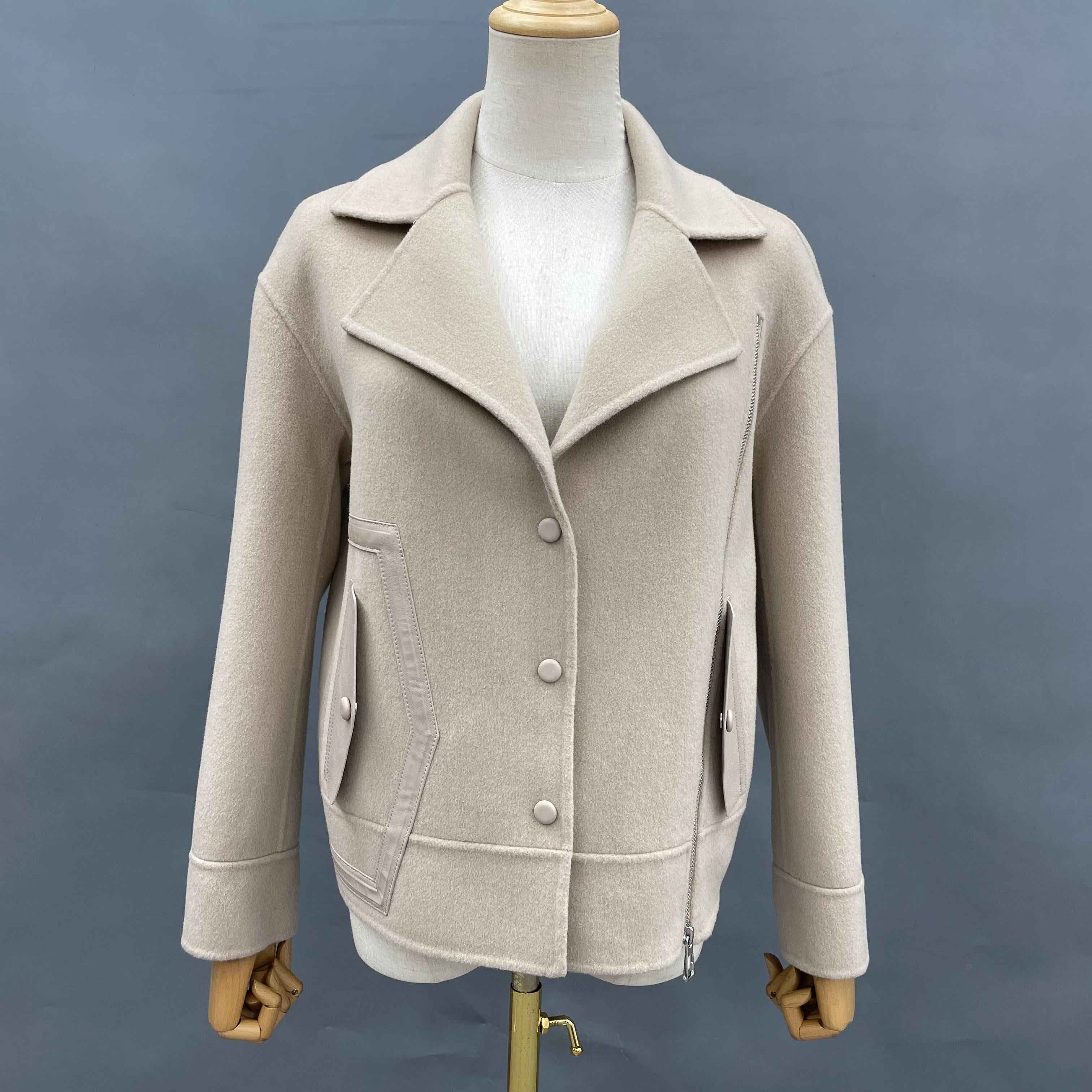 Short Cashmere Coat with Leather Trim Pockets and Zipper Cuff Design – Stylish Wool Jacket for Women