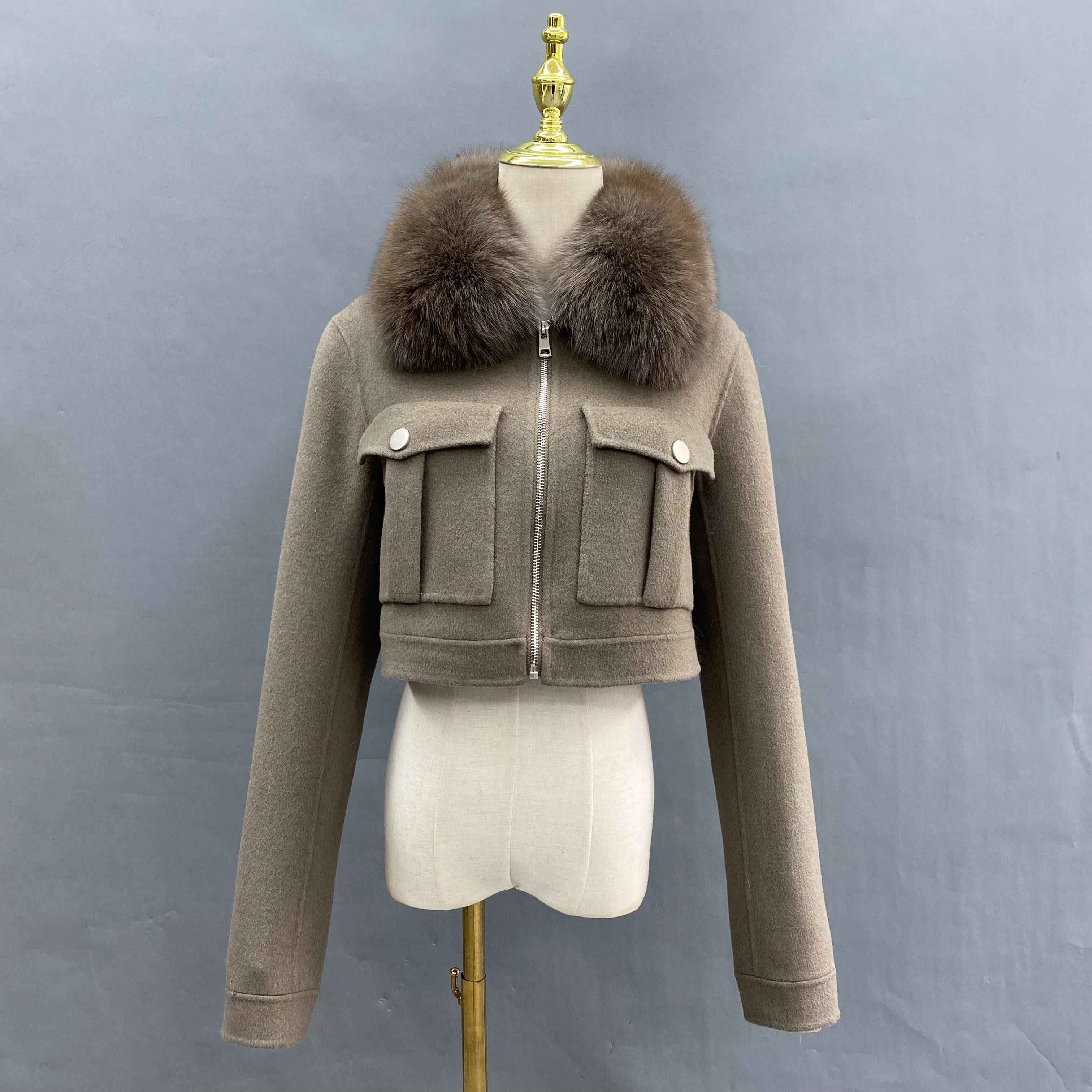 Women's Luxury Cropped Jacket with Fox Fur Collar, Utility Pockets & Zip Front, Stylish Winter Outerwear