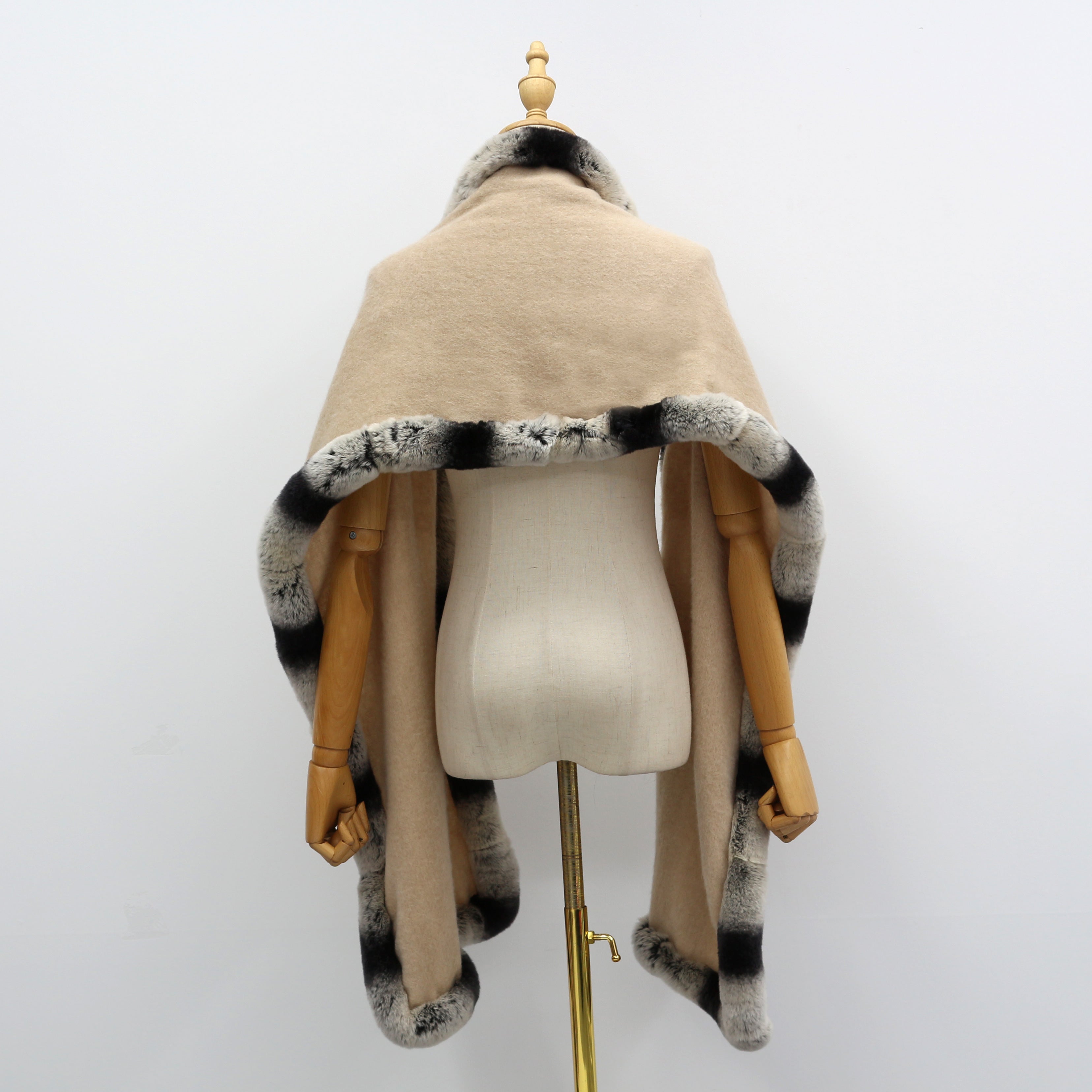 Women's  Knitted Shawl with Rabbit Fur Trim - Luxurious Winter Accessory