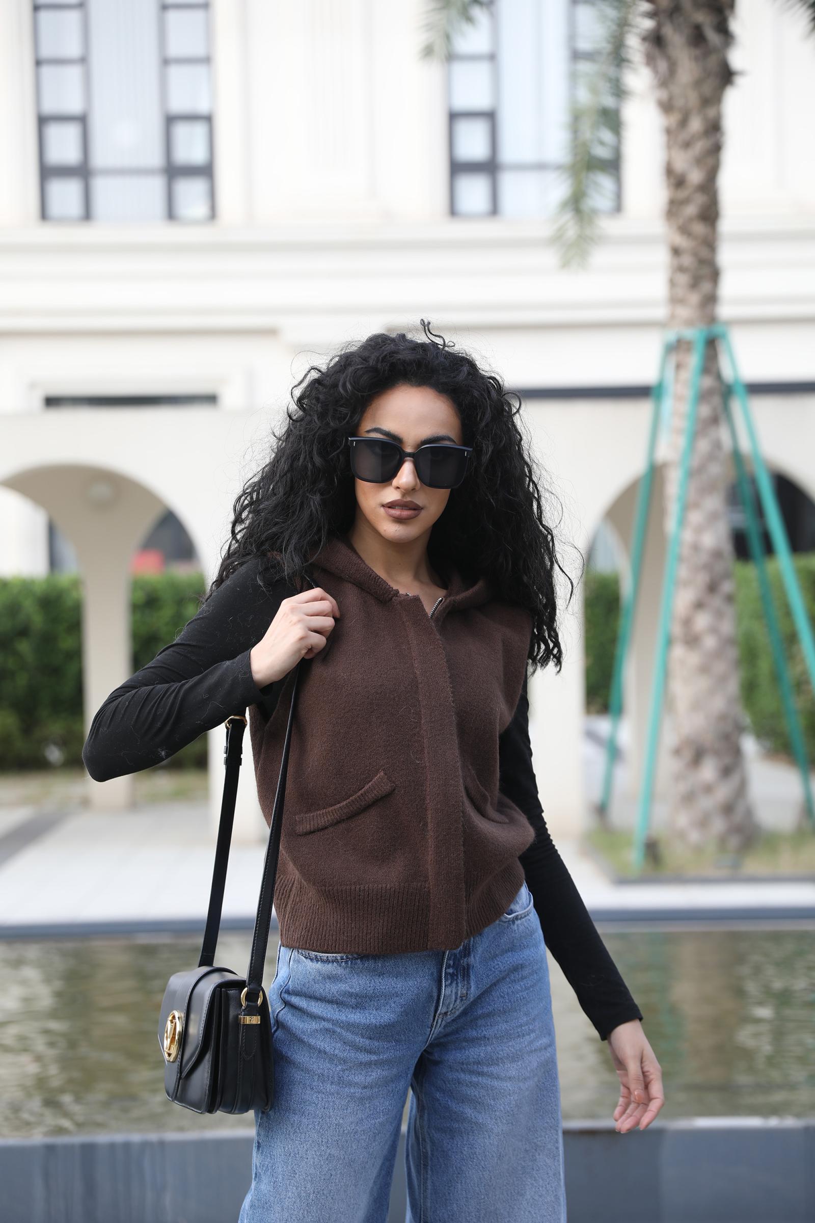 Women's Casual Knitted Hooded Vest with Fur Collar and Decorative Pockets - Janefur