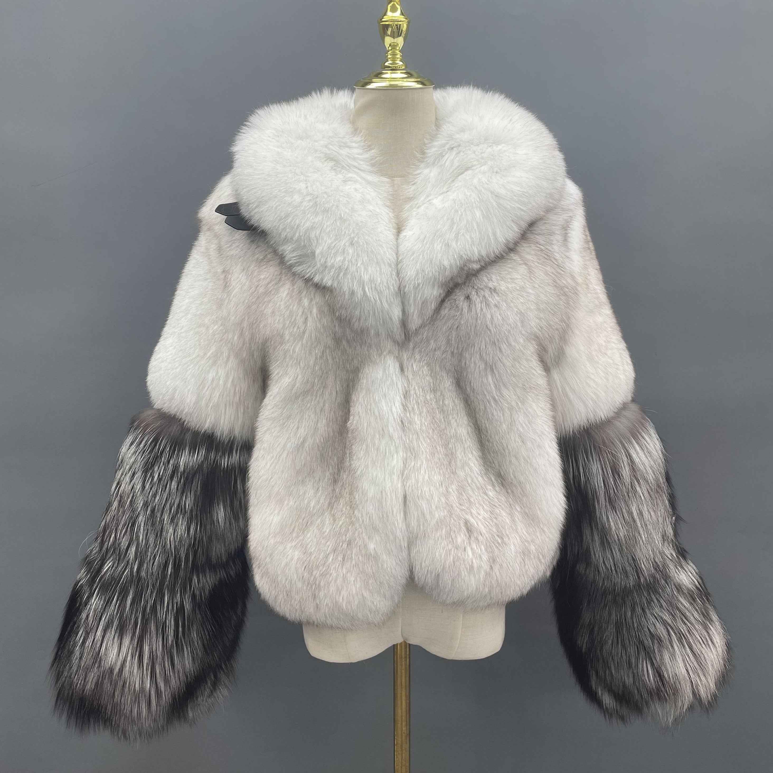 Luxury Real Fox Fur Coat with Silver Fox Cuffs and Notch Lapel – Short Women's Fur Jacket
